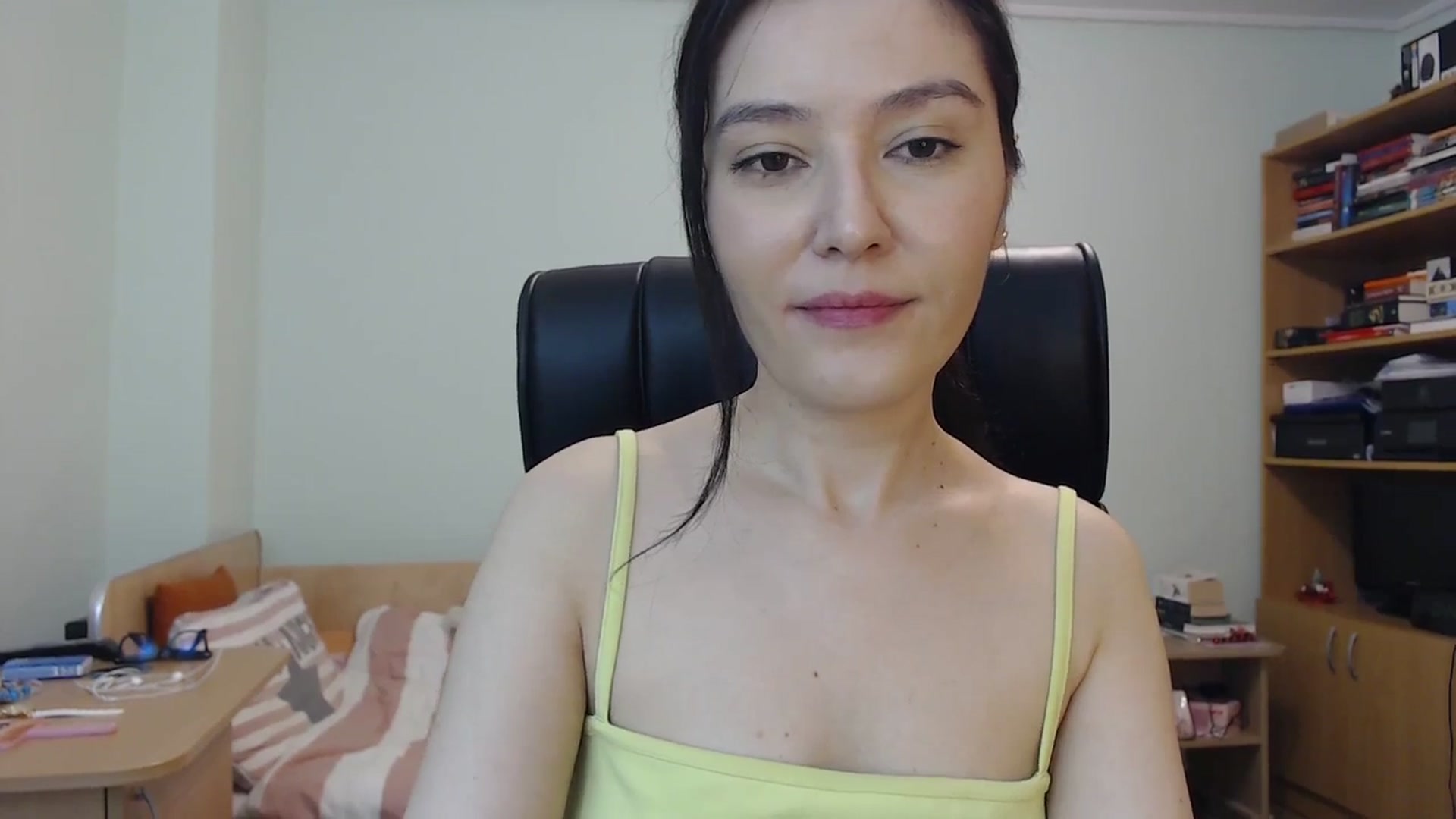 Gallery image thumbnail from SailorJupit3r's myfreecams stream on, 12/10/2023, 23:02 image 9 of 20
