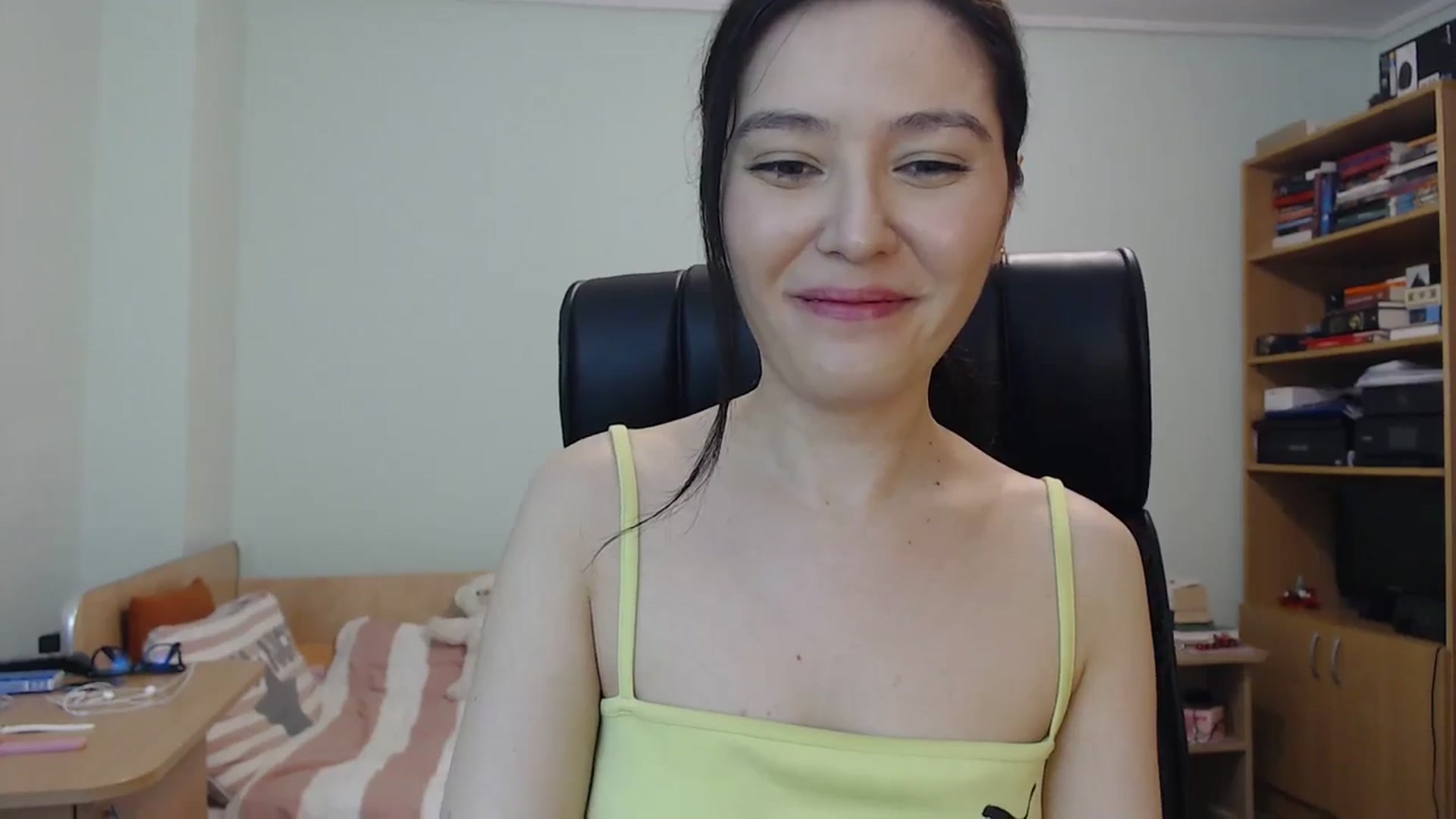 Gallery image thumbnail from SailorJupit3r's myfreecams stream on, 12/10/2023, 23:02 image 18 of 20