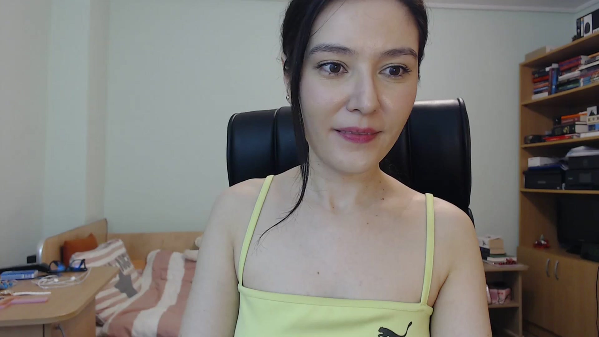 Gallery image thumbnail from SailorJupit3r's myfreecams stream on, 12/10/2023, 23:02 image 5 of 20
