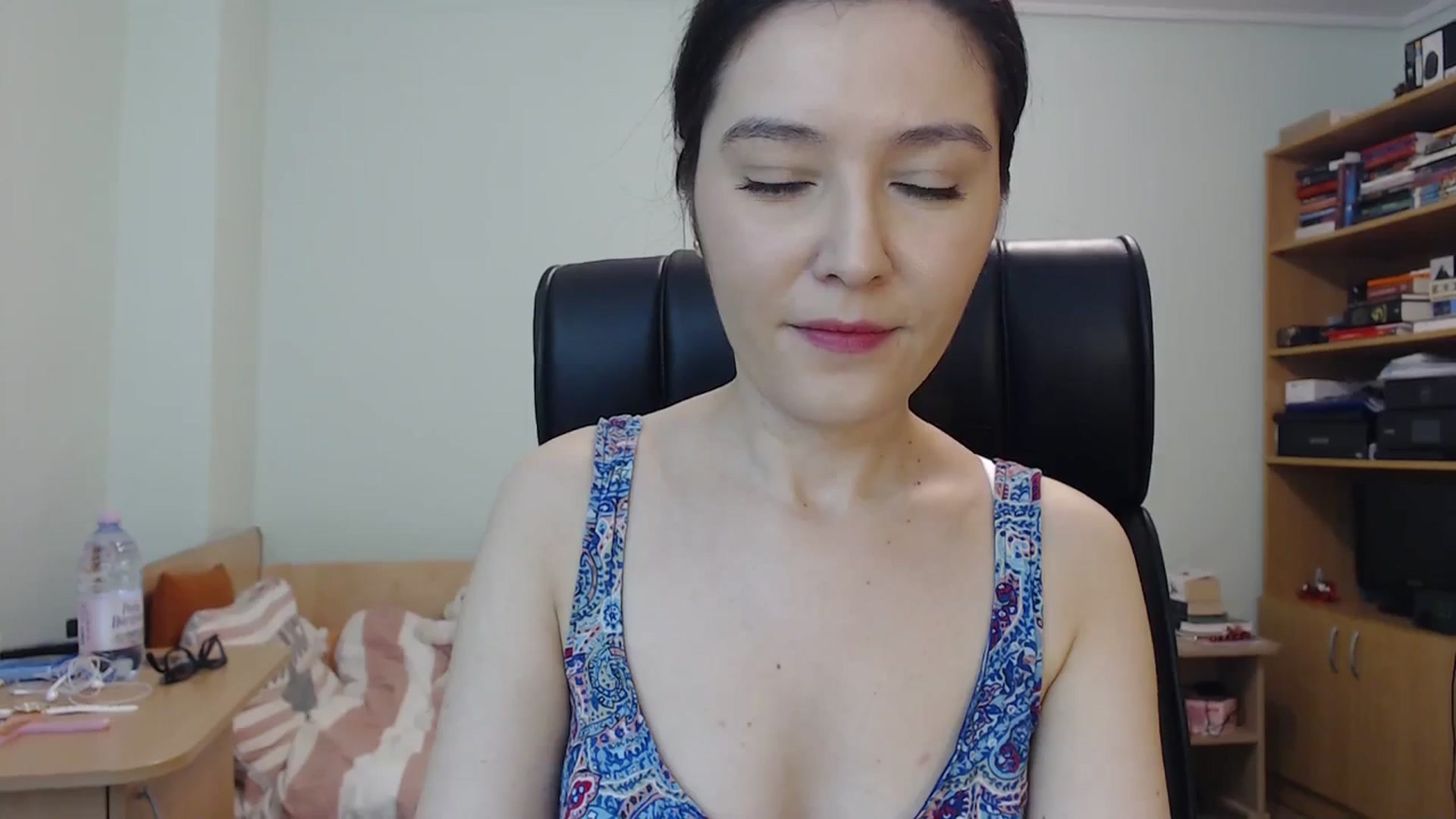 Gallery image thumbnail from SailorJupit3r's myfreecams stream on, 12/12/2023, 22:15 image 18 of 20
