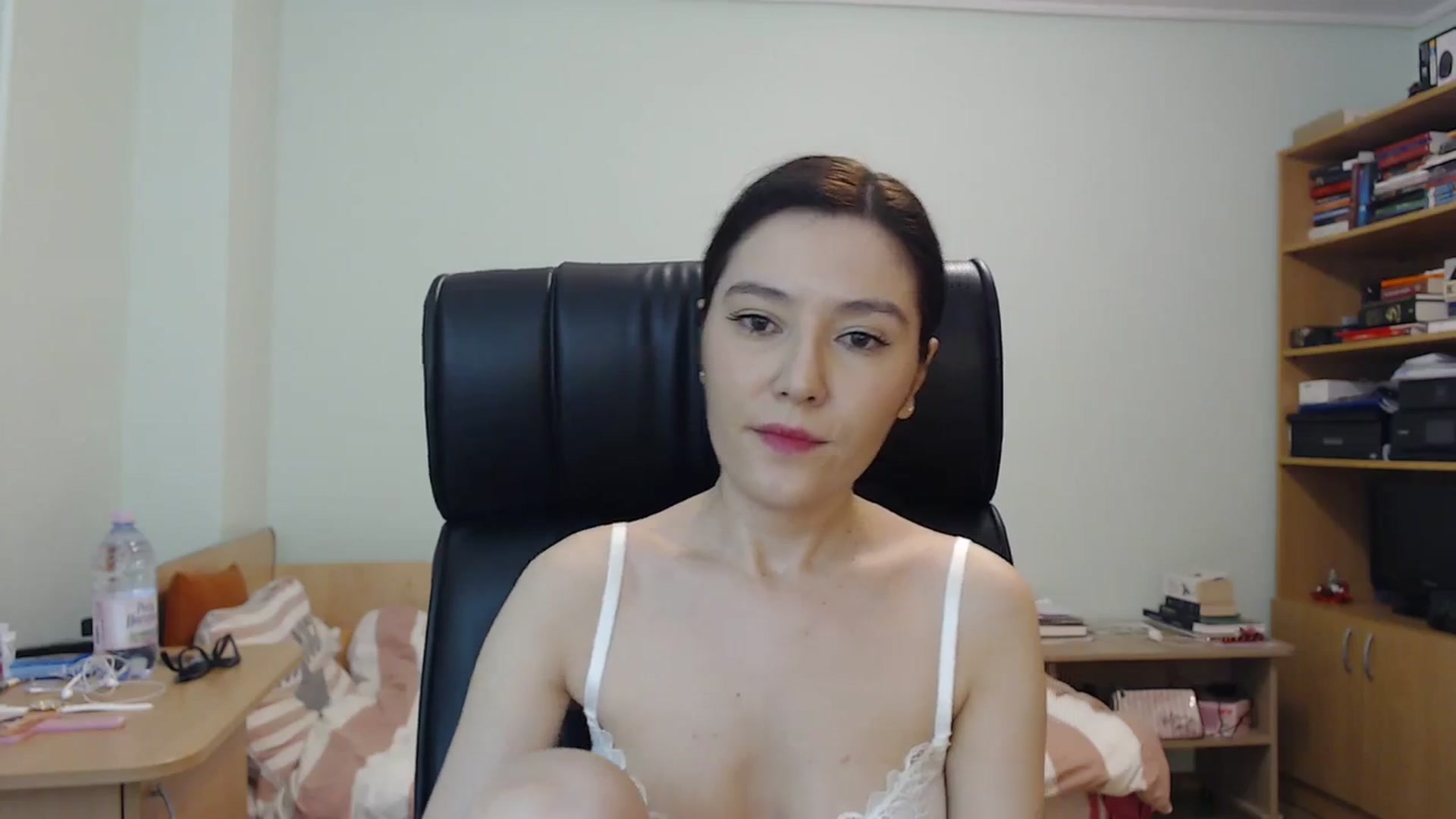 Gallery image thumbnail from SailorJupit3r's myfreecams stream on, 12/12/2023, 22:15 image 8 of 20