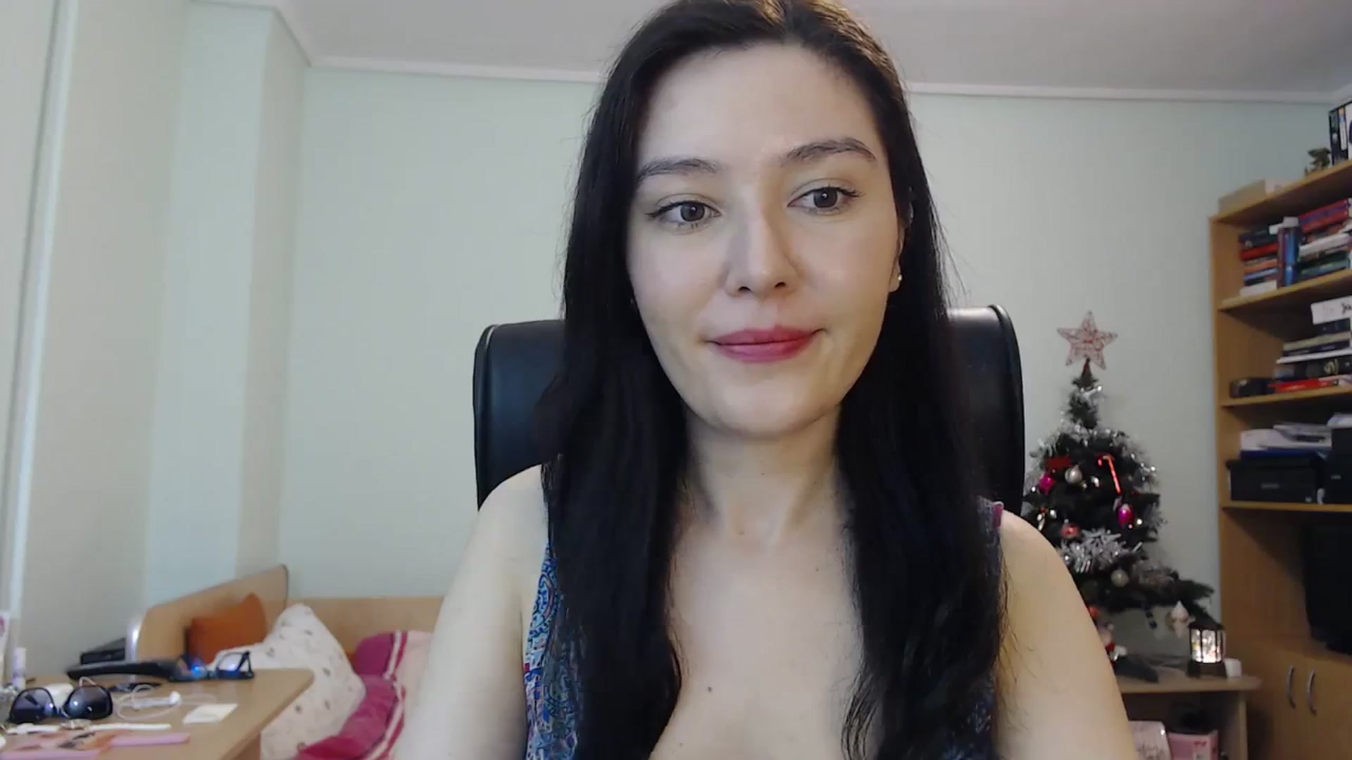 Gallery image thumbnail from SailorJupit3r's myfreecams stream on, 12/19/2023, 20:46 image 3 of 20