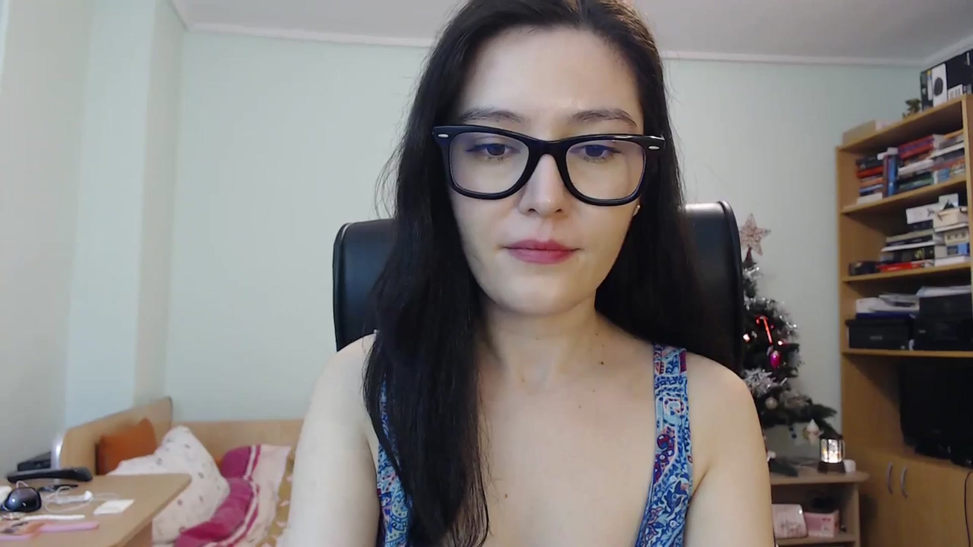 Gallery image thumbnail from SailorJupit3r's myfreecams stream on, 12/19/2023, 20:46 image 17 of 20