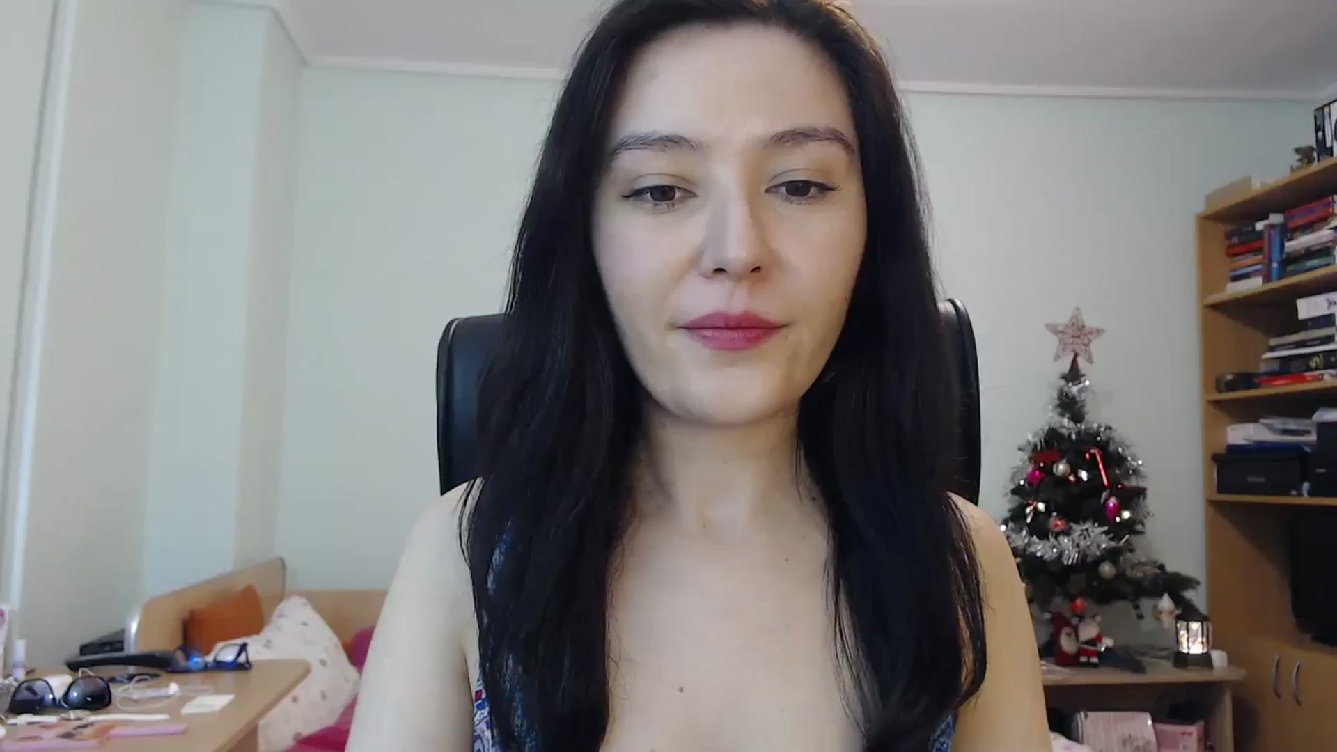Gallery image thumbnail from SailorJupit3r's myfreecams stream on, 12/19/2023, 20:46 image 1 of 20