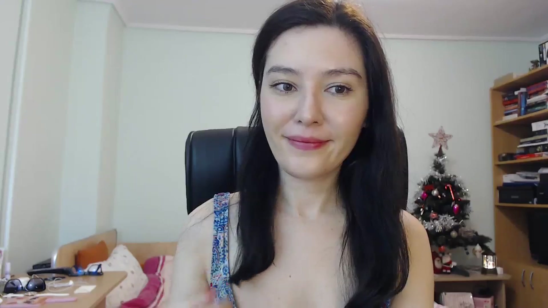 Gallery image thumbnail from SailorJupit3r's myfreecams stream on, 12/19/2023, 20:46 image 2 of 20