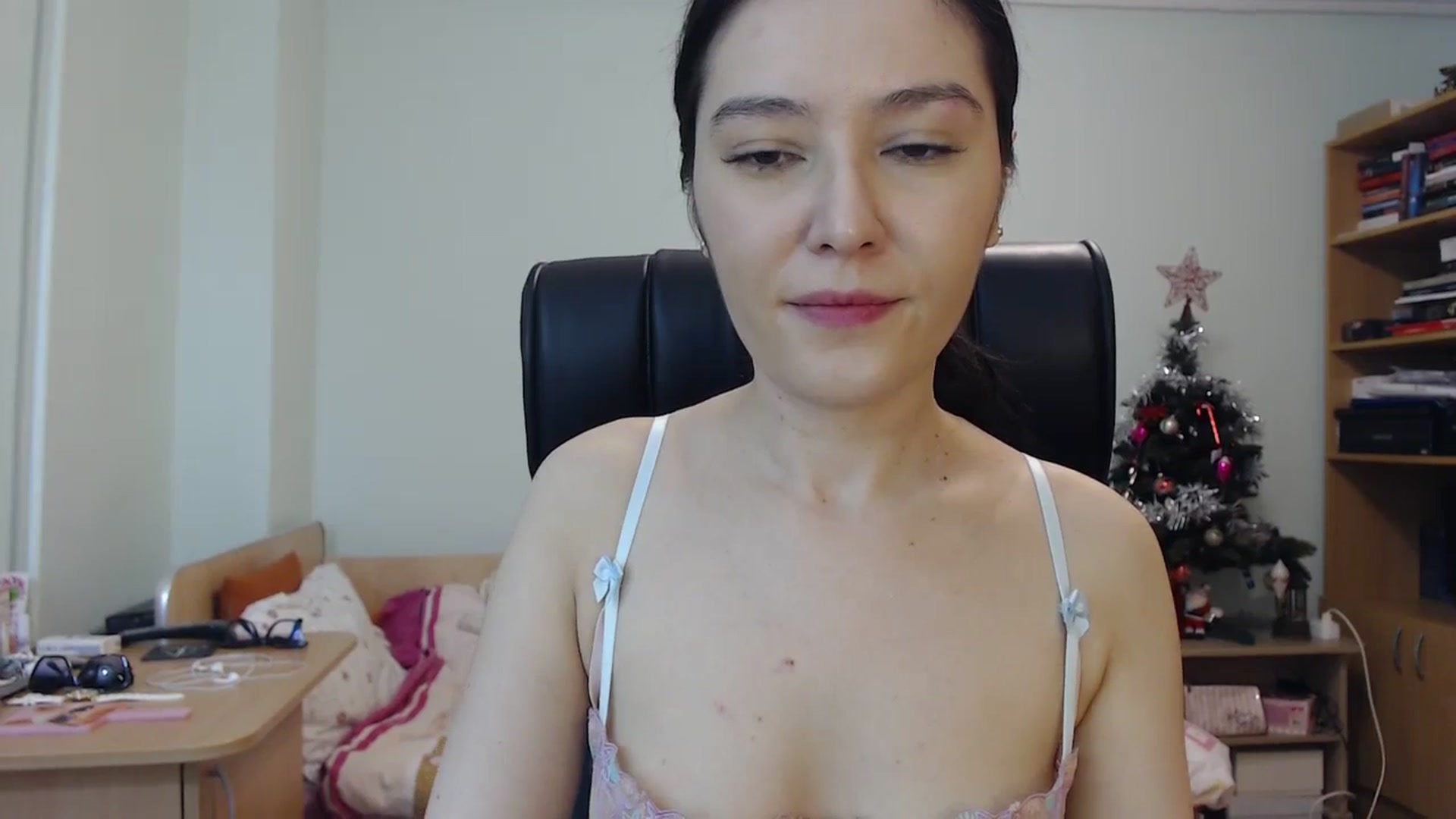 Gallery image thumbnail from SailorJupit3r's myfreecams stream on, 12/25/2023, 23:25 image 9 of 20