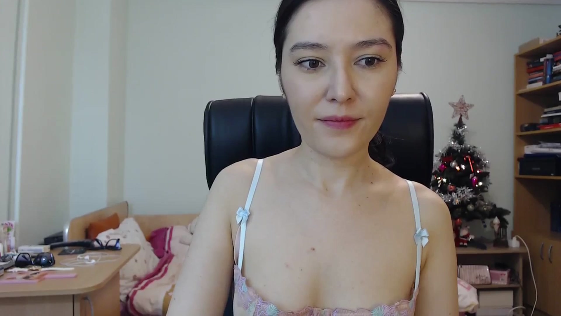 Gallery image thumbnail from SailorJupit3r's myfreecams stream on, 12/25/2023, 23:25 image 2 of 20