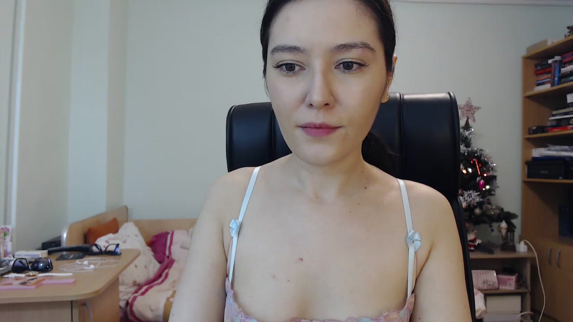 Gallery image thumbnail from SailorJupit3r's myfreecams stream on, 12/25/2023, 23:25 image 6 of 20