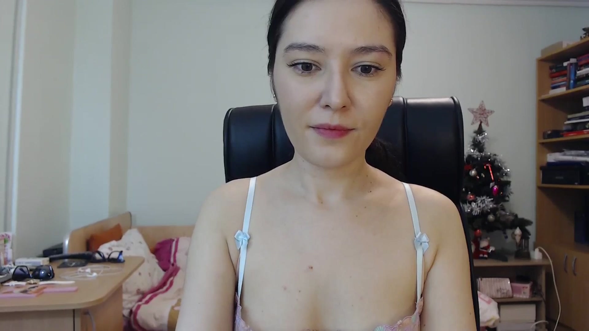 Gallery image thumbnail from SailorJupit3r's myfreecams stream on, 12/25/2023, 23:25 image 8 of 20