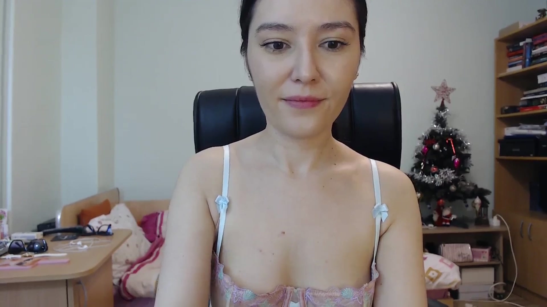 Gallery image thumbnail from SailorJupit3r's myfreecams stream on, 12/26/2023, 24:15 image 7 of 20