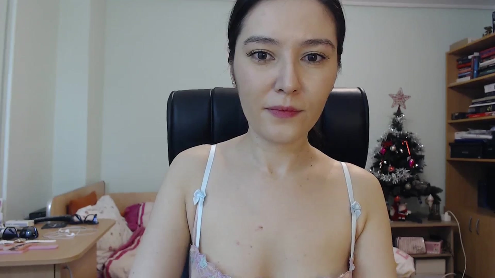 Gallery image thumbnail from SailorJupit3r's myfreecams stream on, 12/26/2023, 24:15 image 10 of 20