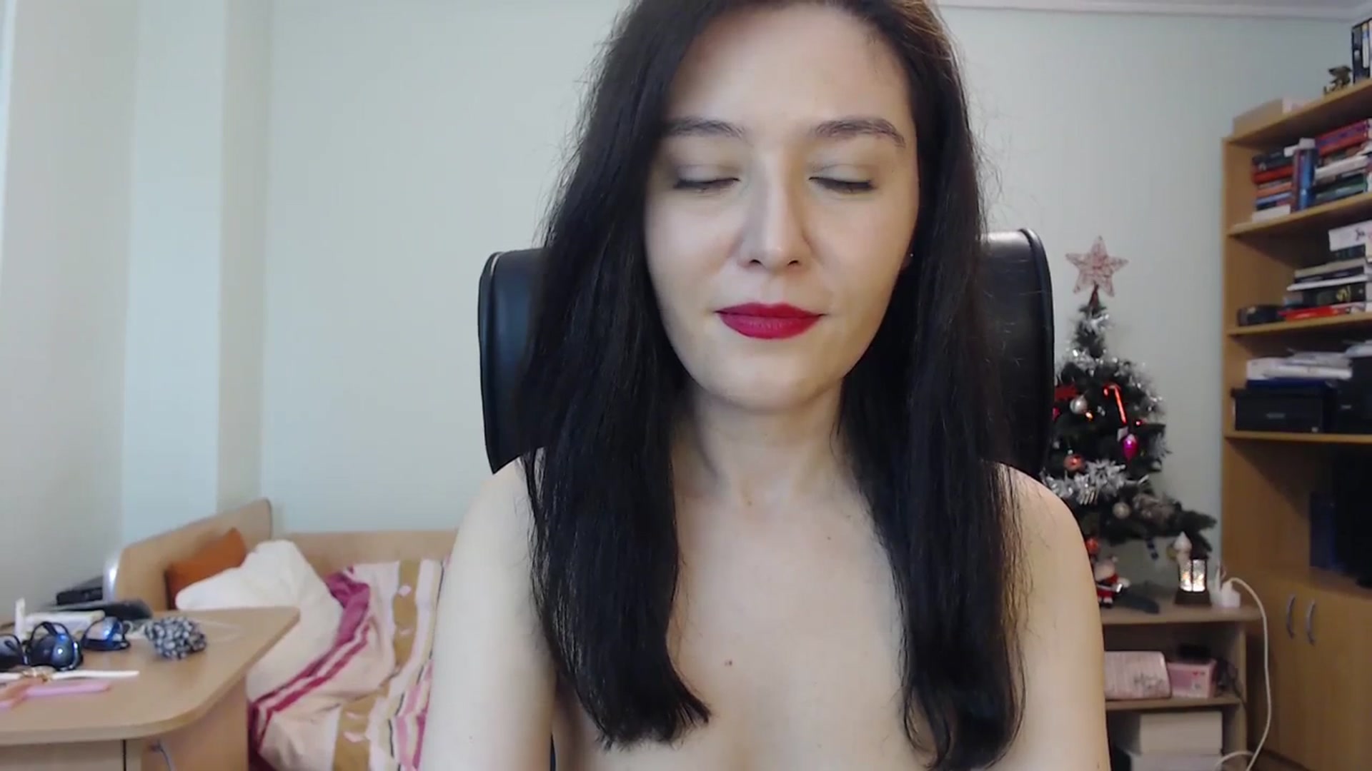 Gallery image thumbnail from SailorJupit3r's myfreecams stream on, 12/27/2023, 22:31 image 18 of 20