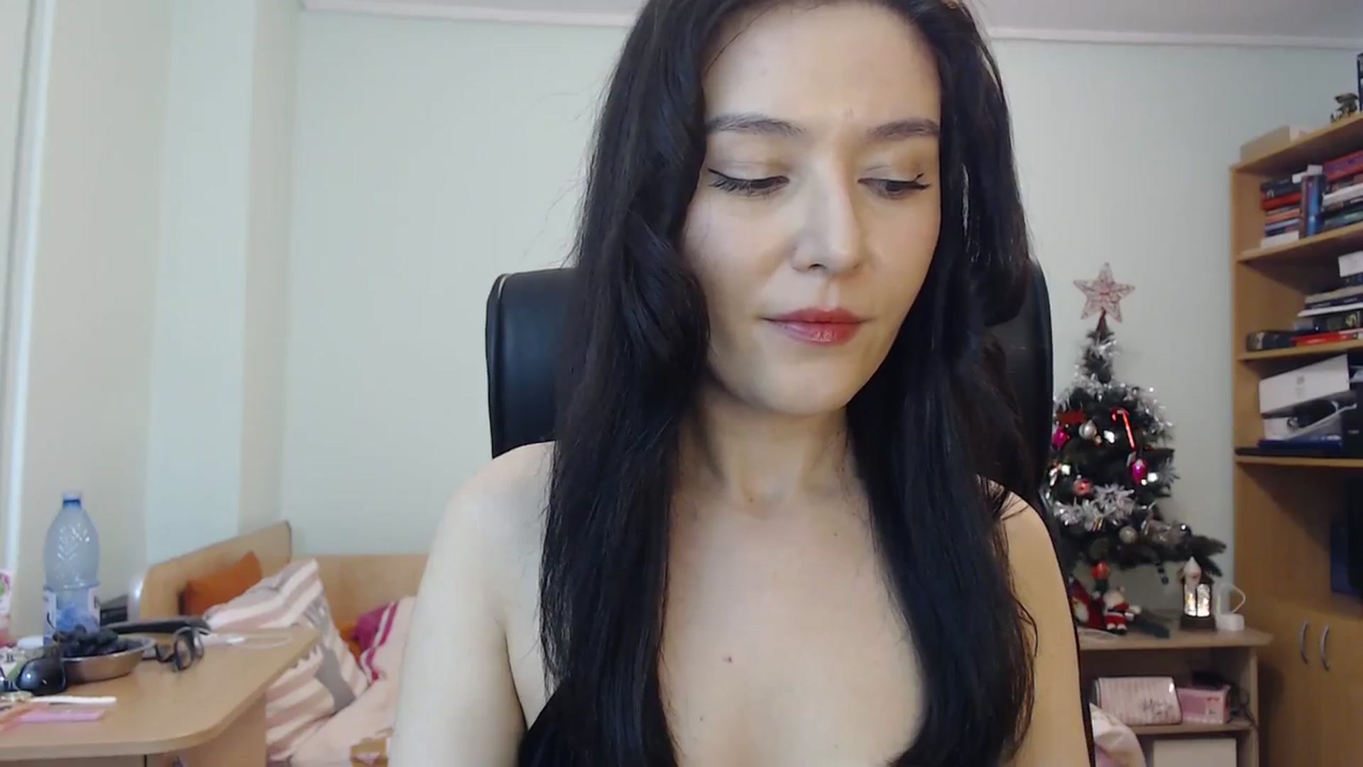 Gallery image thumbnail from SailorJupit3r's myfreecams stream on, 12/31/2023, 19:39 image 2 of 20