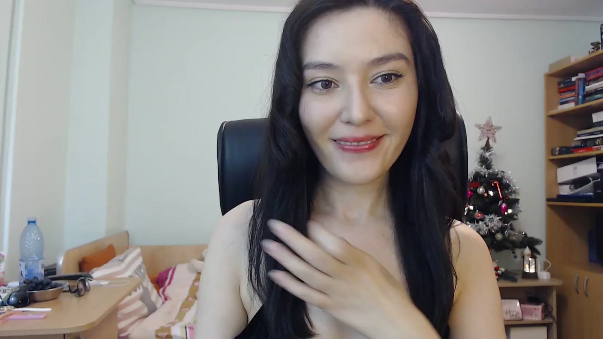Gallery image thumbnail from SailorJupit3r's myfreecams stream on, 12/31/2023, 19:39 image 1 of 20