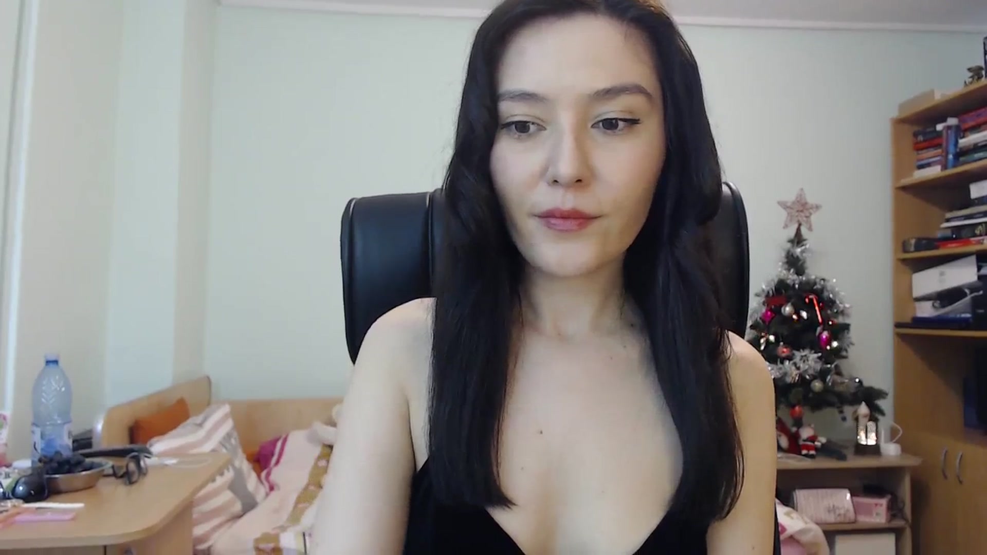 Gallery image thumbnail from SailorJupit3r's myfreecams stream on, 12/31/2023, 19:39 image 11 of 20