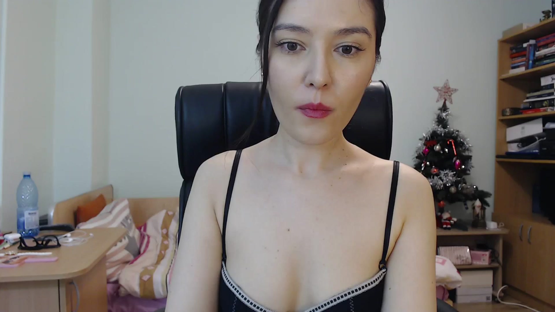 Gallery image thumbnail from SailorJupit3r's myfreecams stream on, 01/02/2024, 21:37 image 20 of 20