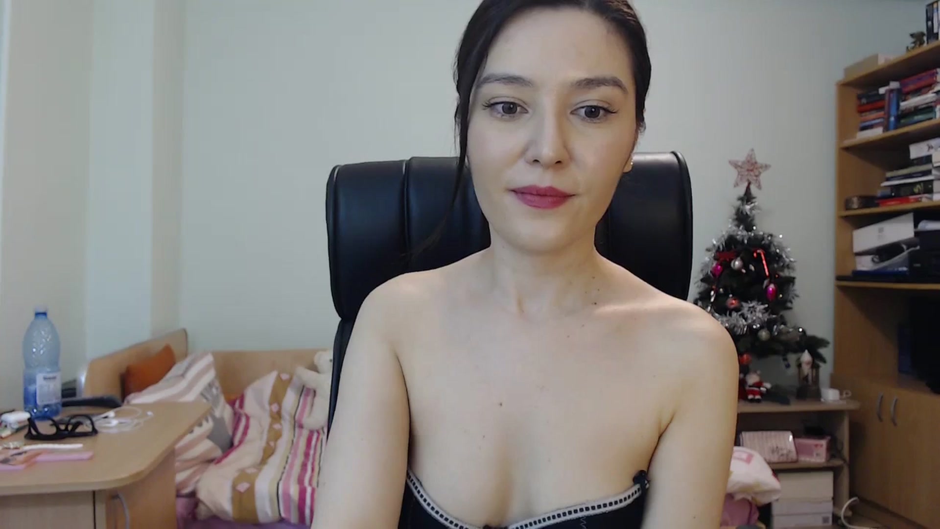 Gallery image thumbnail from SailorJupit3r's myfreecams stream on, 01/02/2024, 22:15 image 18 of 20