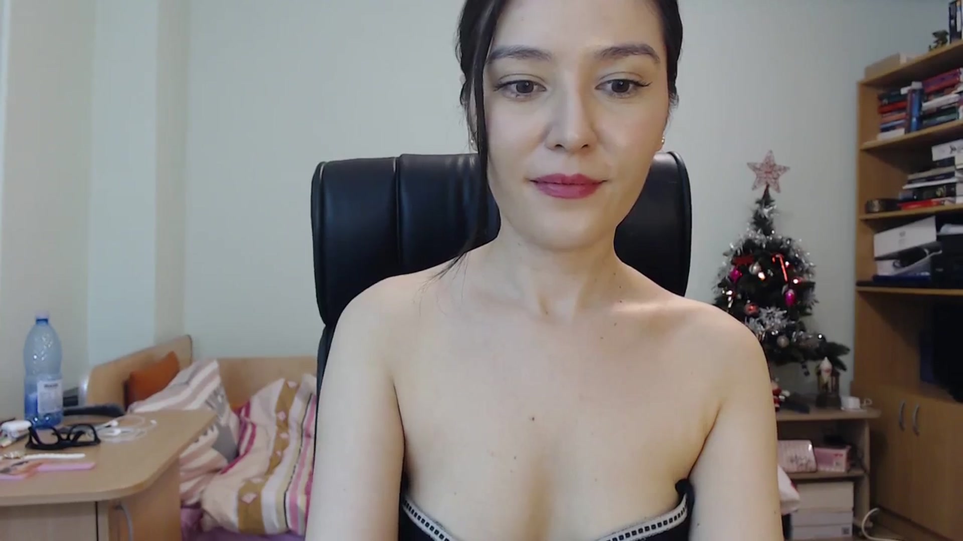 Gallery image thumbnail from SailorJupit3r's myfreecams stream on, 01/02/2024, 22:15 image 19 of 20