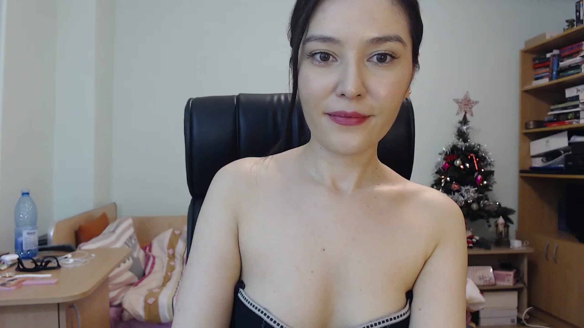 Gallery image thumbnail from SailorJupit3r's myfreecams stream on, 01/02/2024, 22:15 image 20 of 20