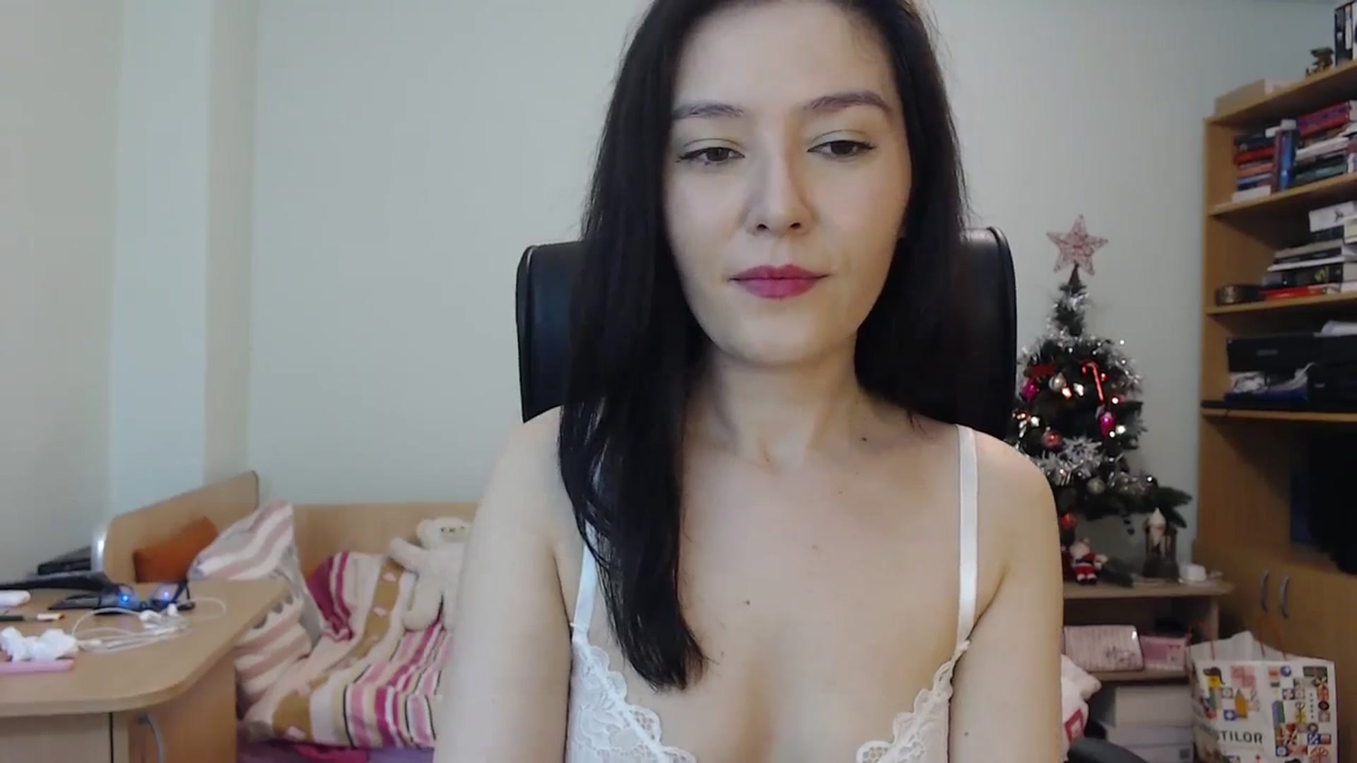 Gallery image thumbnail from SailorJupit3r's myfreecams stream on, 01/05/2024, 22:45 image 5 of 20