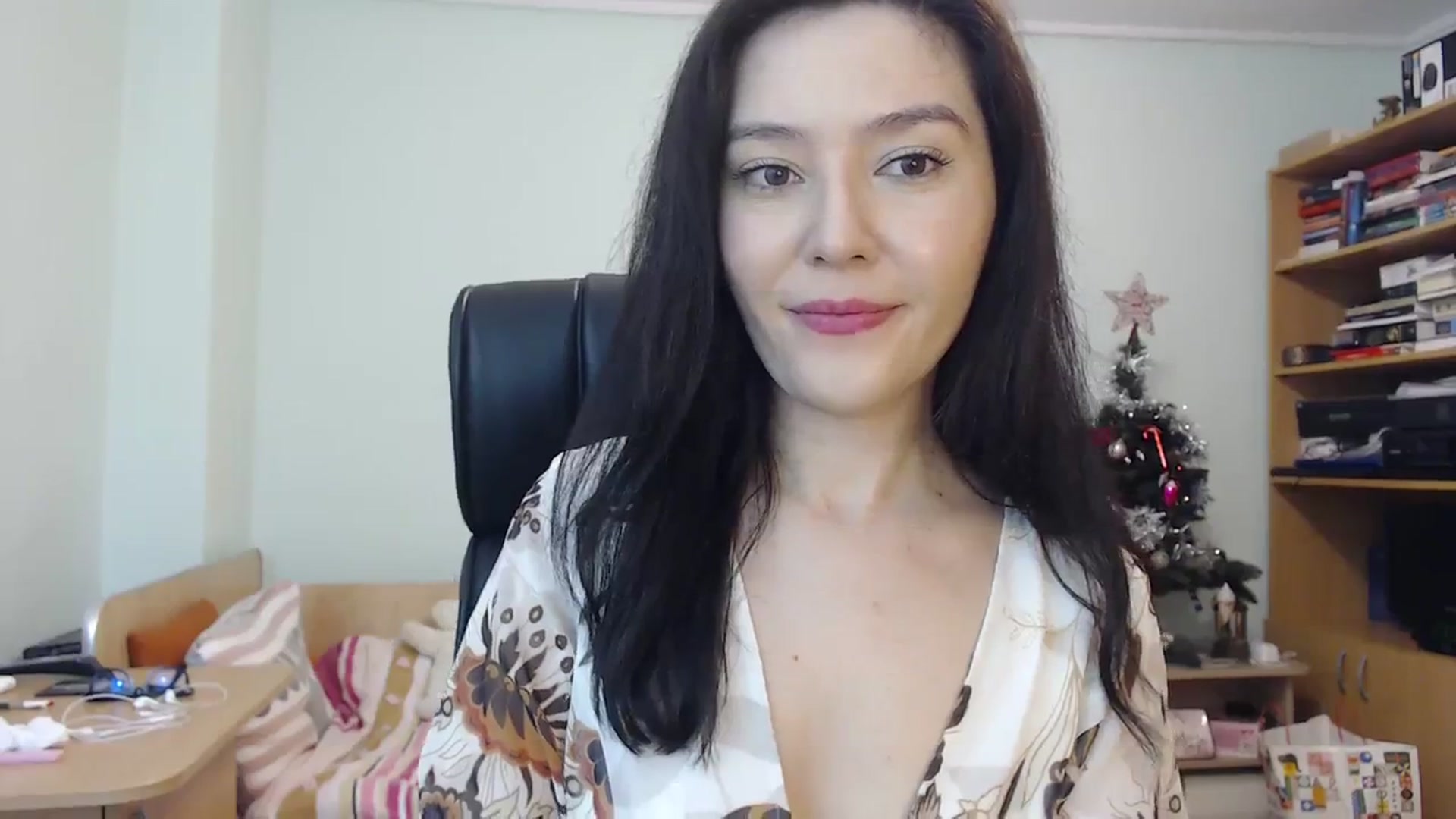 Gallery image thumbnail from SailorJupit3r's myfreecams stream on, 01/05/2024, 22:45 image 14 of 20