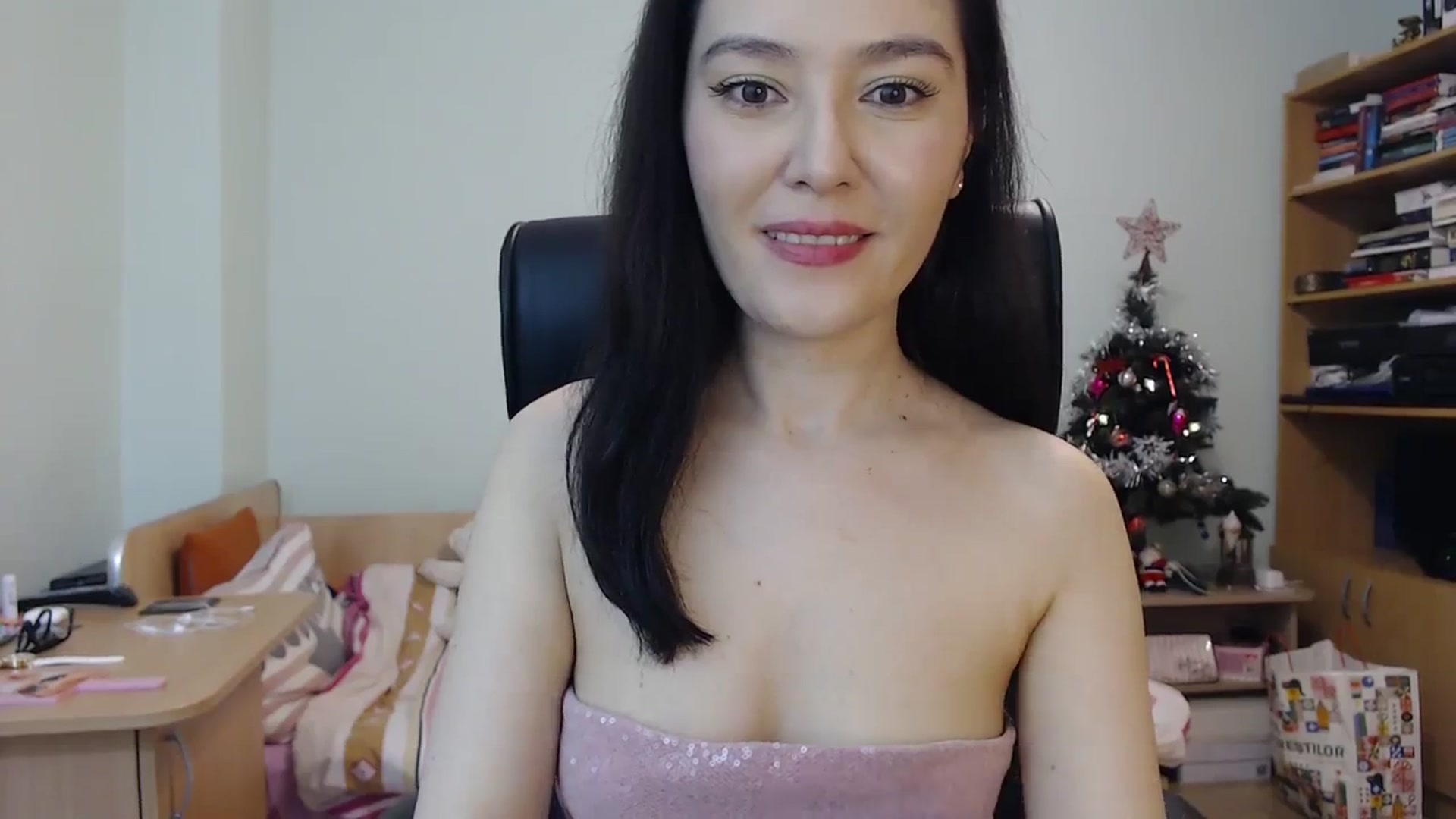Gallery image thumbnail from SailorJupit3r's myfreecams stream on, 01/07/2024, 23:03 image 4 of 20