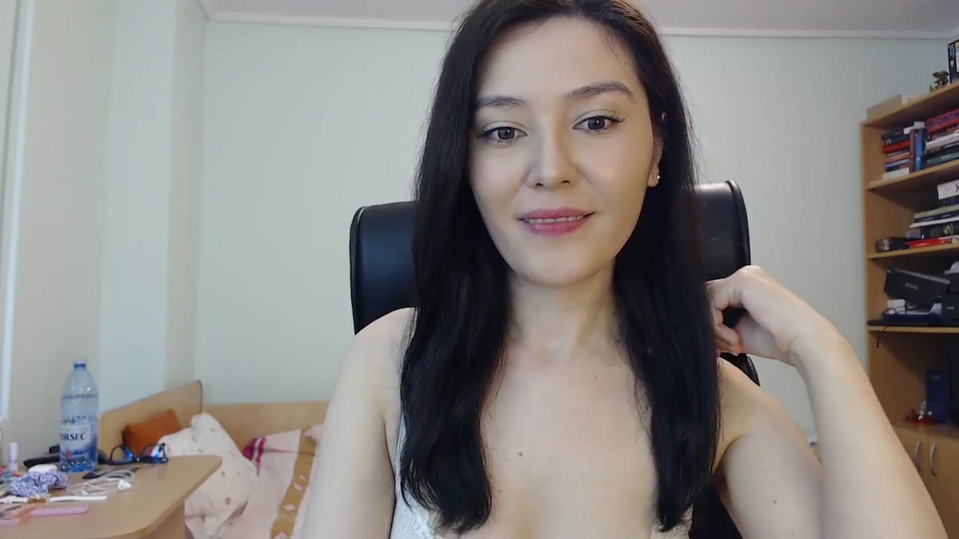 Gallery image thumbnail from SailorJupit3r's myfreecams stream on, 01/10/2024, 19:20 image 3 of 20