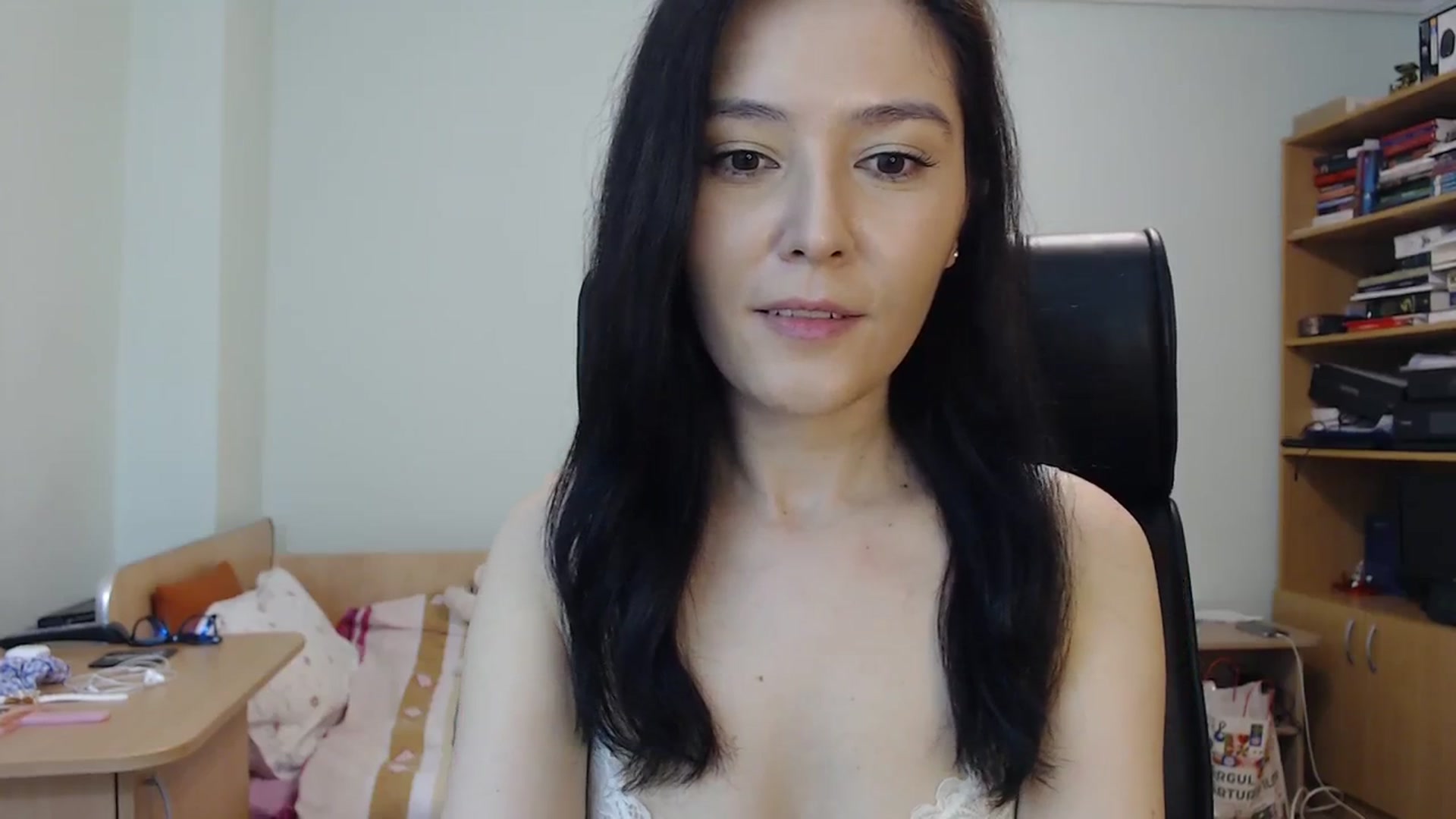 Gallery image thumbnail from SailorJupit3r's myfreecams stream on, 01/10/2024, 22:15 image 4 of 20