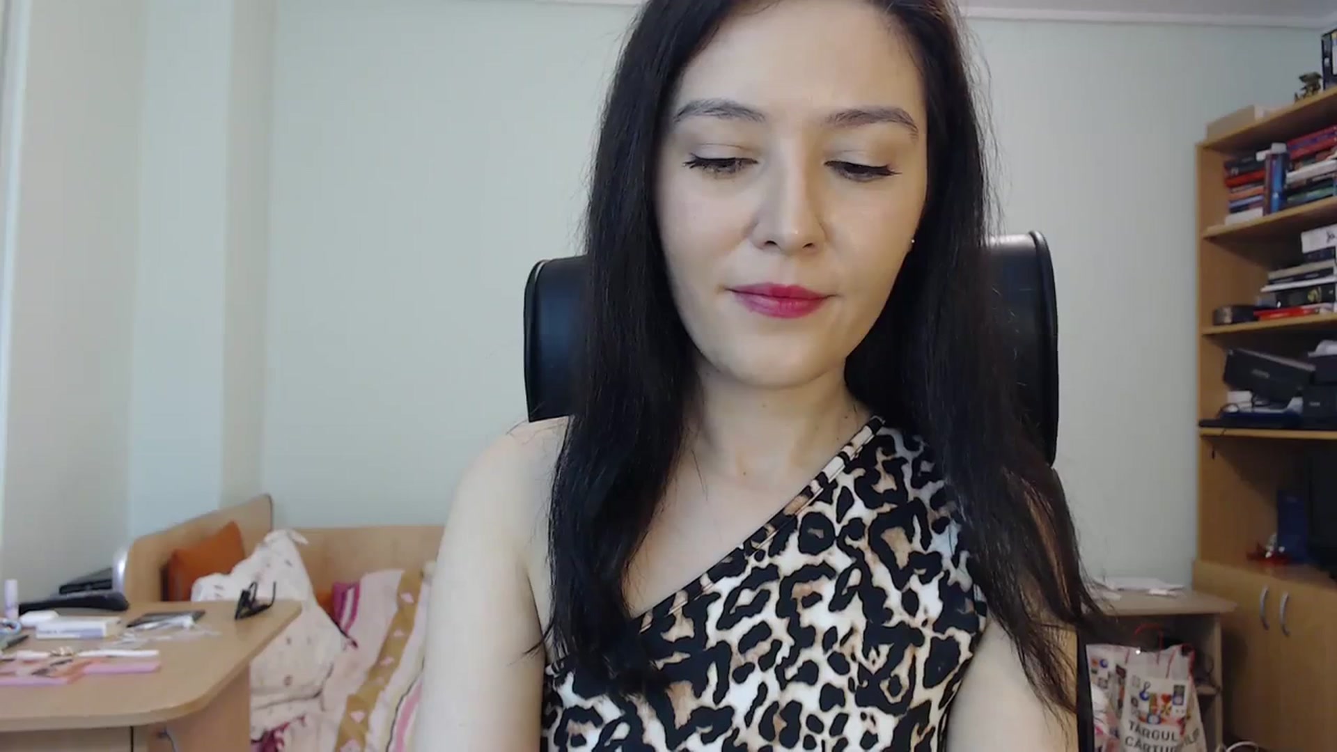 Gallery image thumbnail from SailorJupit3r's myfreecams stream on, 01/11/2024, 21:58 image 8 of 20