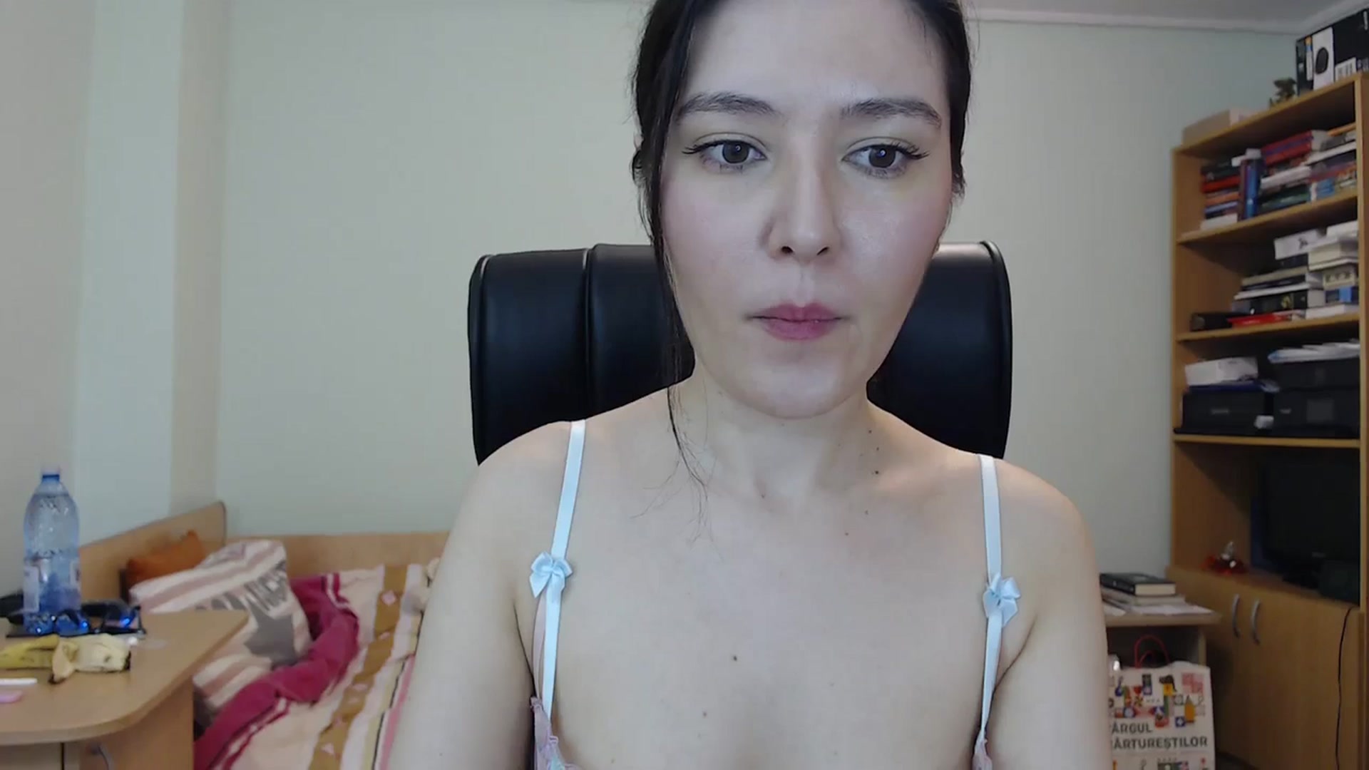 Gallery image thumbnail from SailorJupit3r's myfreecams stream on, 02/06/2024, 20:31 image 16 of 20