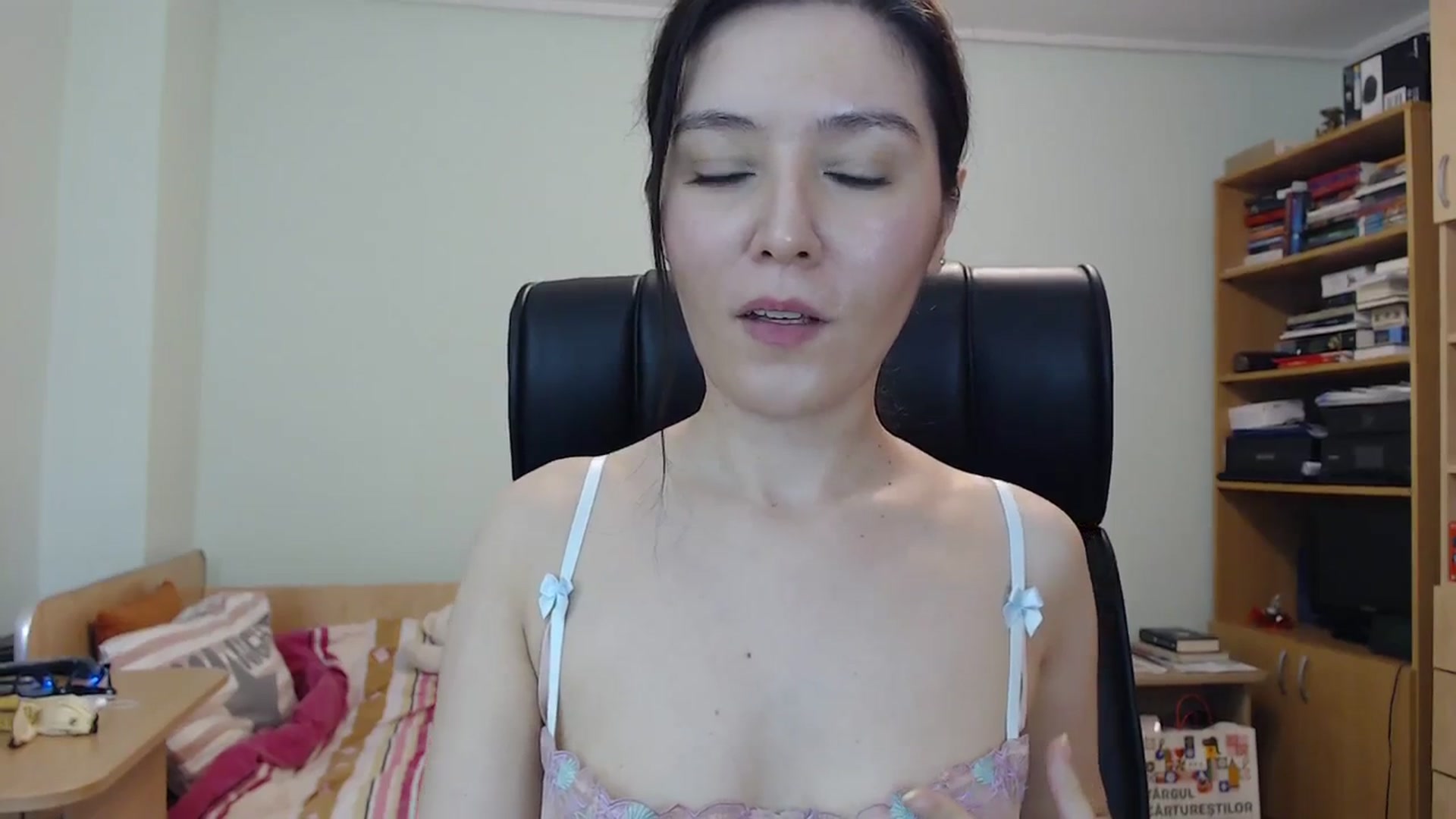 Gallery image thumbnail from SailorJupit3r's myfreecams stream on, 02/06/2024, 22:52 image 11 of 20