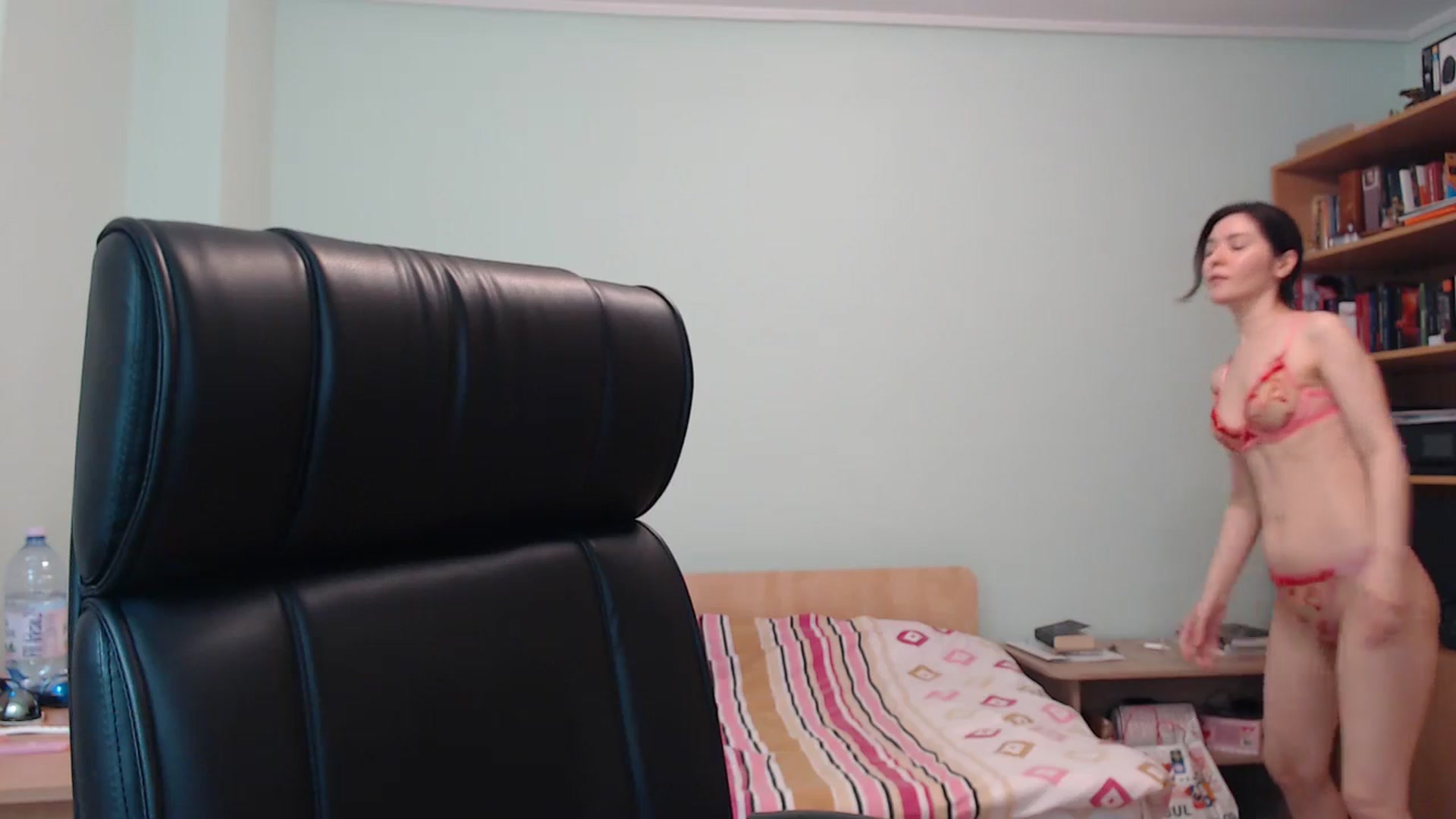 Gallery image thumbnail from SailorJupitr's myfreecams stream on, 05/12/2024, 21:27 image 16 of 20