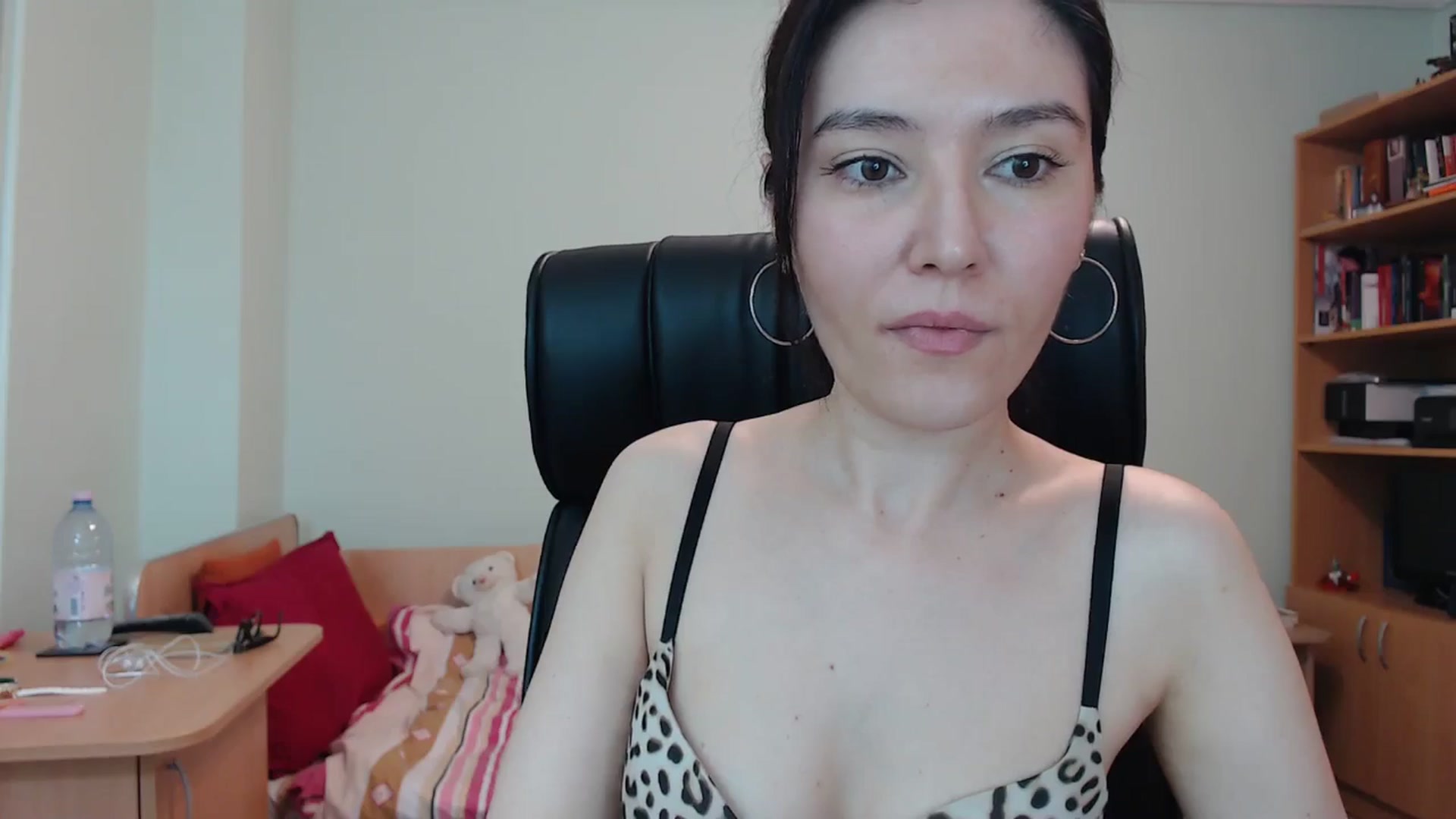 Gallery image thumbnail from SailorJupitr's myfreecams stream on, 05/15/2024, 19:14 image 6 of 20