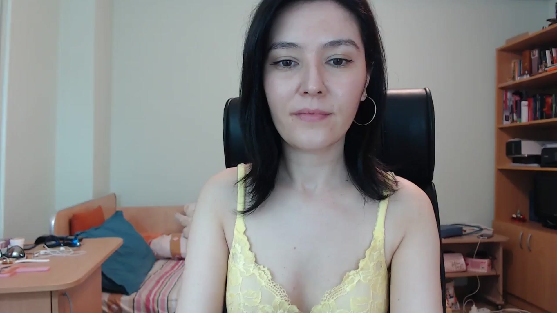 Gallery image thumbnail from SailorJupitr's myfreecams stream on, 05/26/2024, 22:06 image 15 of 20