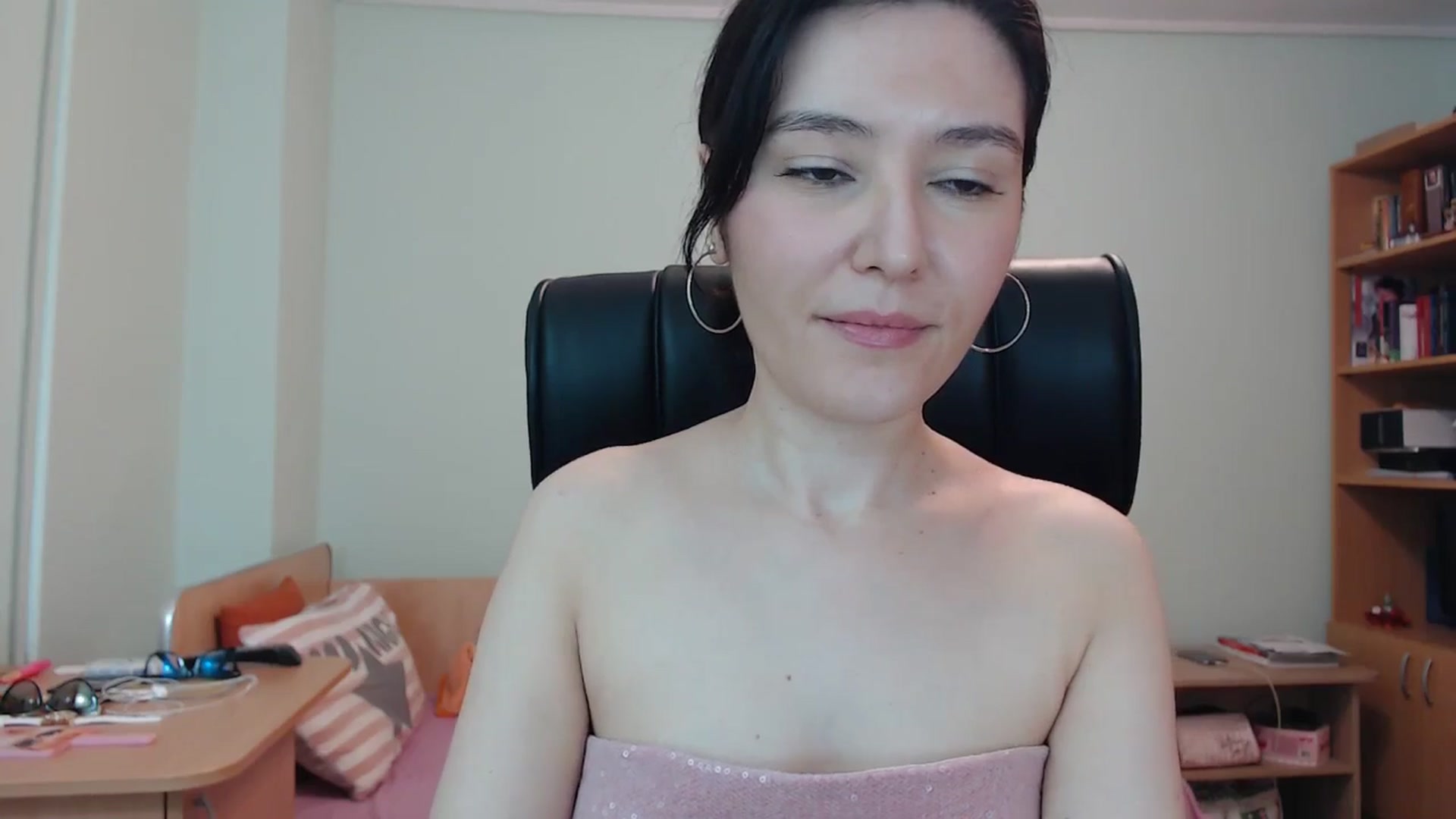 Gallery image thumbnail from SailorJupitr's myfreecams stream on, 06/14/2024, 20:08 image 5 of 20