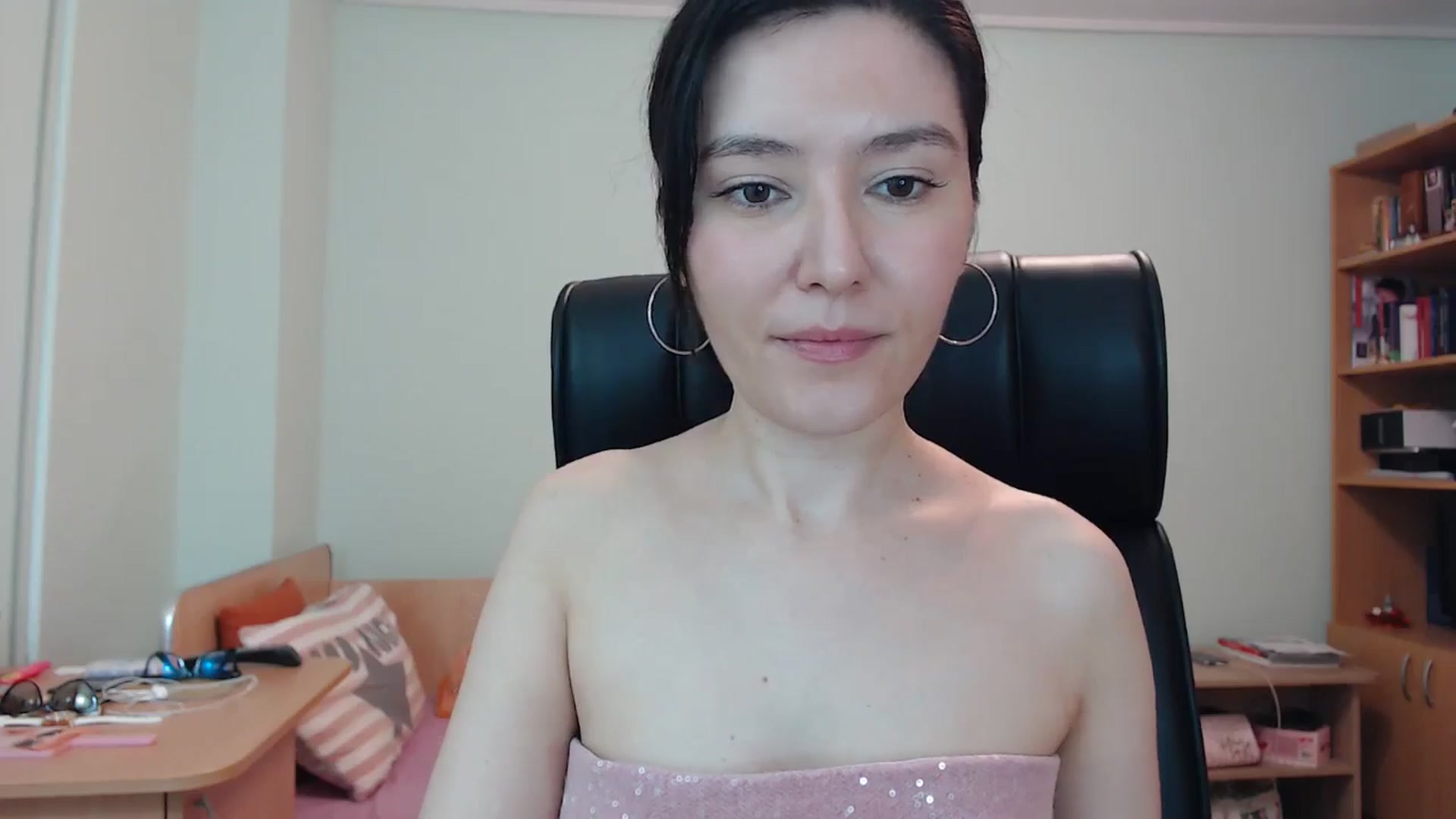 Gallery image thumbnail from SailorJupitr's myfreecams stream on, 06/14/2024, 20:08 image 6 of 20