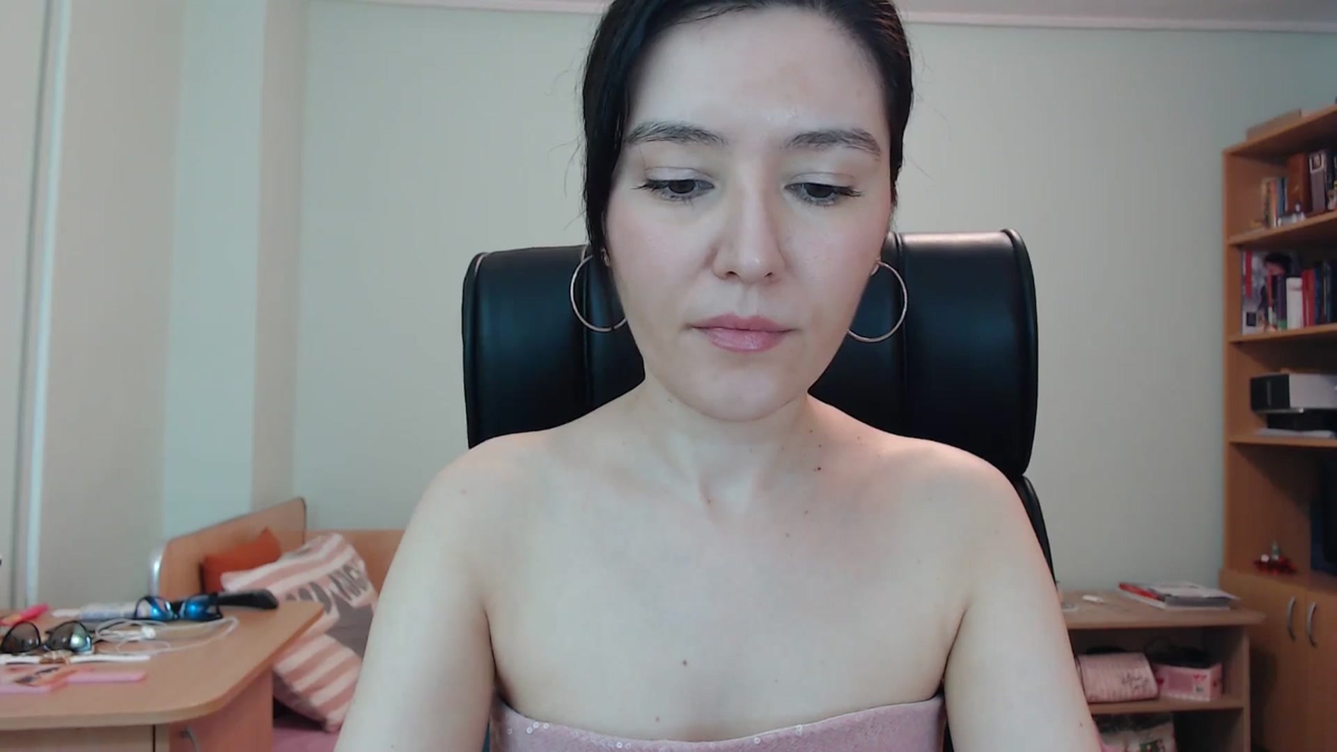 Gallery image thumbnail from SailorJupitr's myfreecams stream on, 06/14/2024, 20:08 image 2 of 20