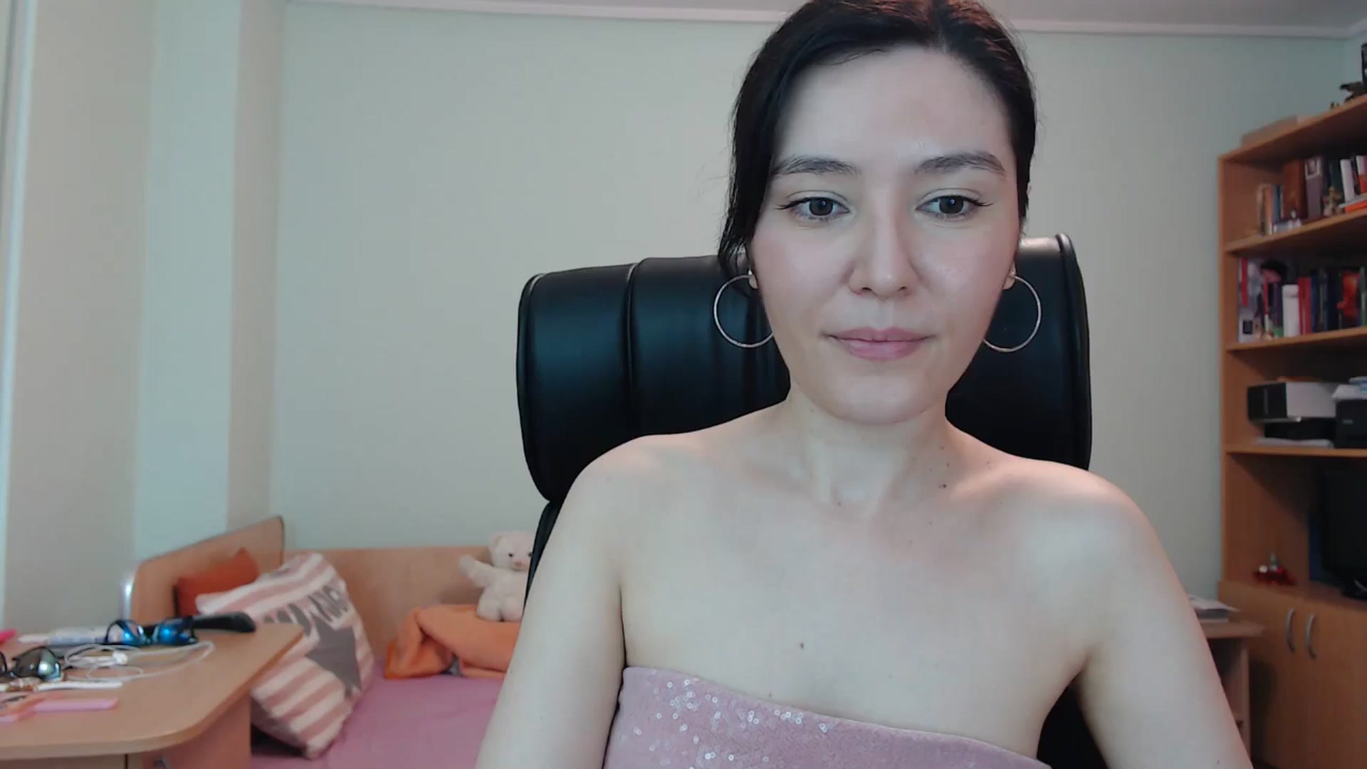 Gallery image thumbnail from SailorJupitr's myfreecams stream on, 06/14/2024, 21:16 image 9 of 20