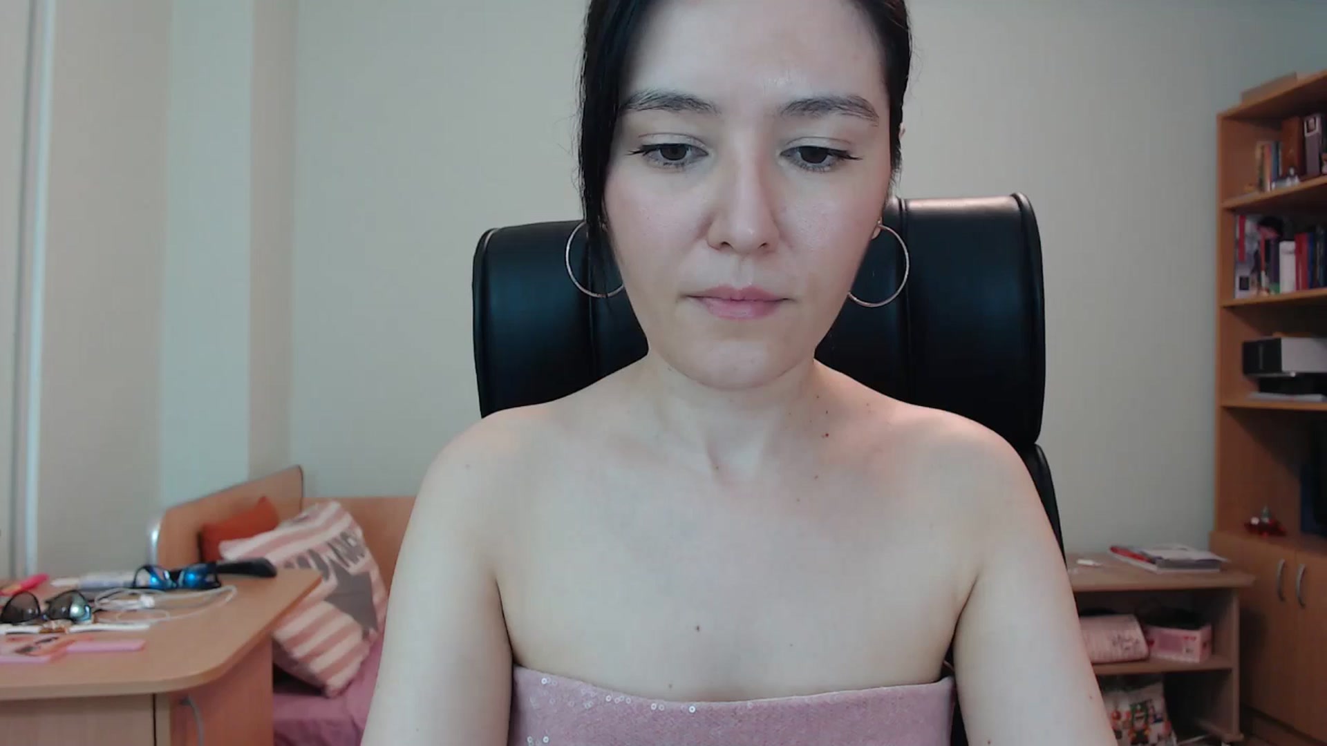 Gallery image thumbnail from SailorJupitr's myfreecams stream on, 06/14/2024, 21:16 image 1 of 20