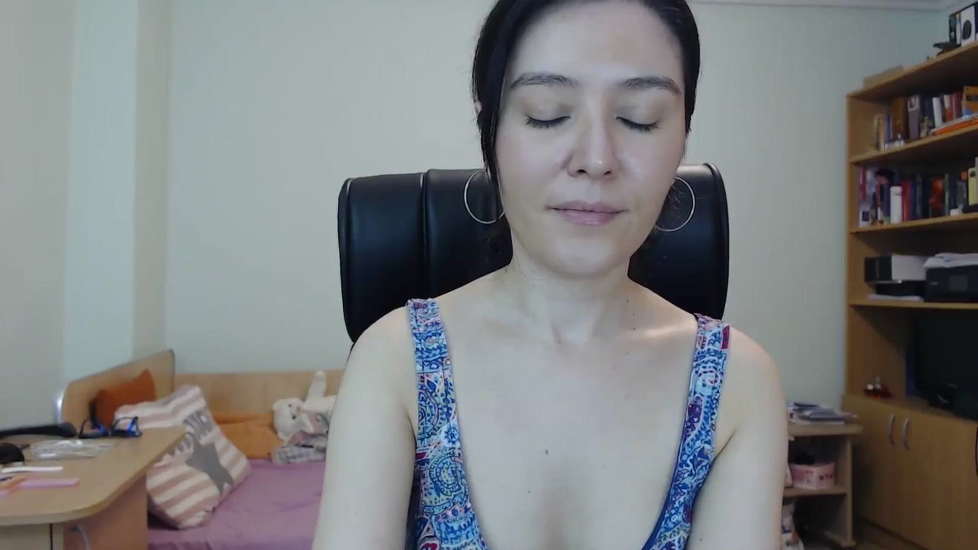 Gallery image thumbnail from SailorJupitr's myfreecams stream on, 06/25/2024, 21:11 image 17 of 20