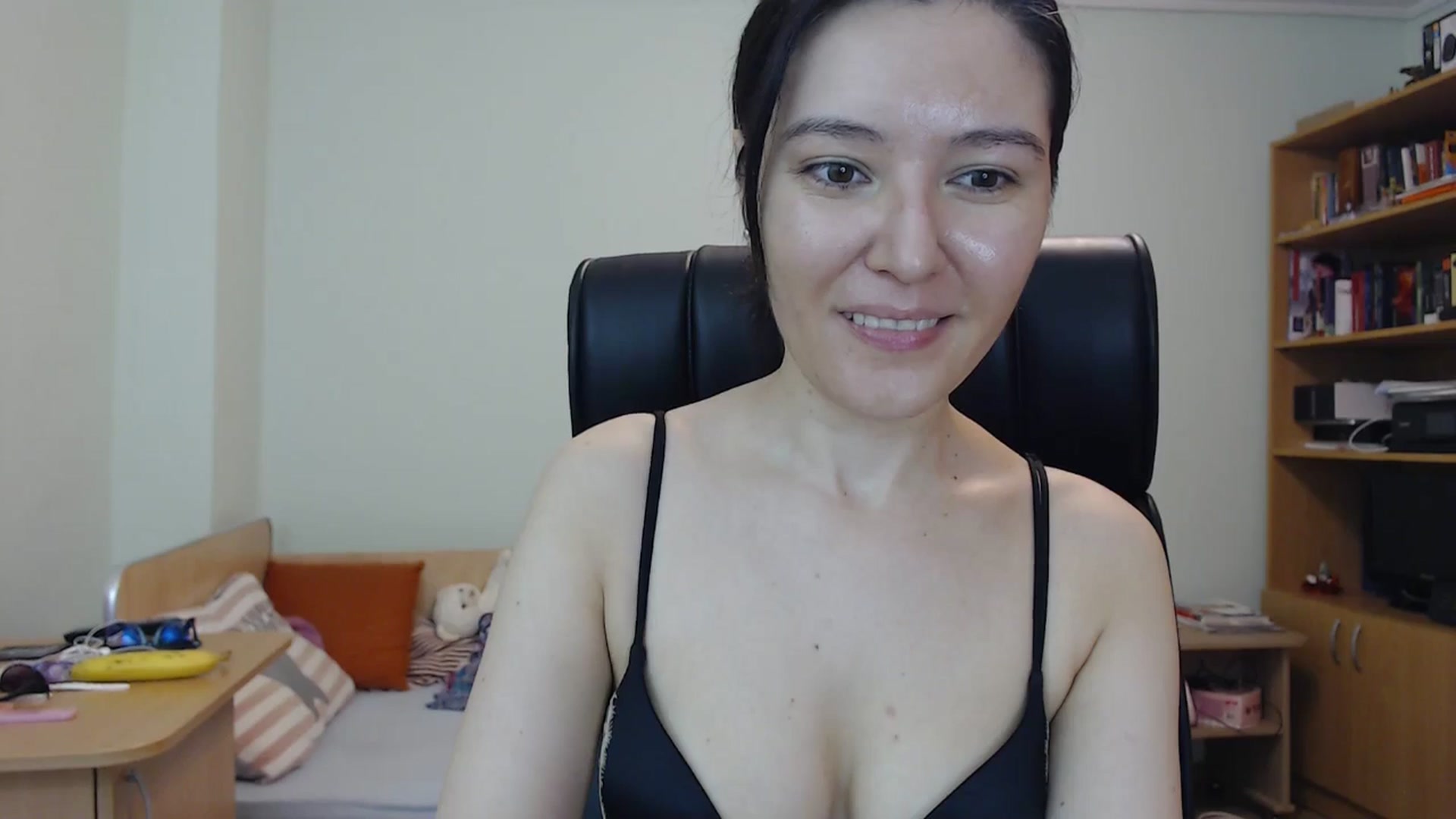 Gallery image thumbnail from SailorJupitr's myfreecams stream on, 08/01/2024, 21:35 image 8 of 20