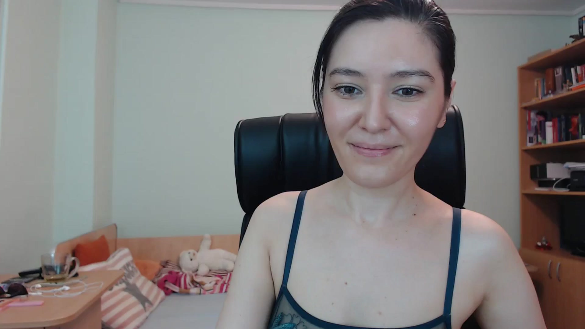 Gallery image thumbnail from SailorJupitr's myfreecams stream on, 08/04/2024, 21:32 image 14 of 20