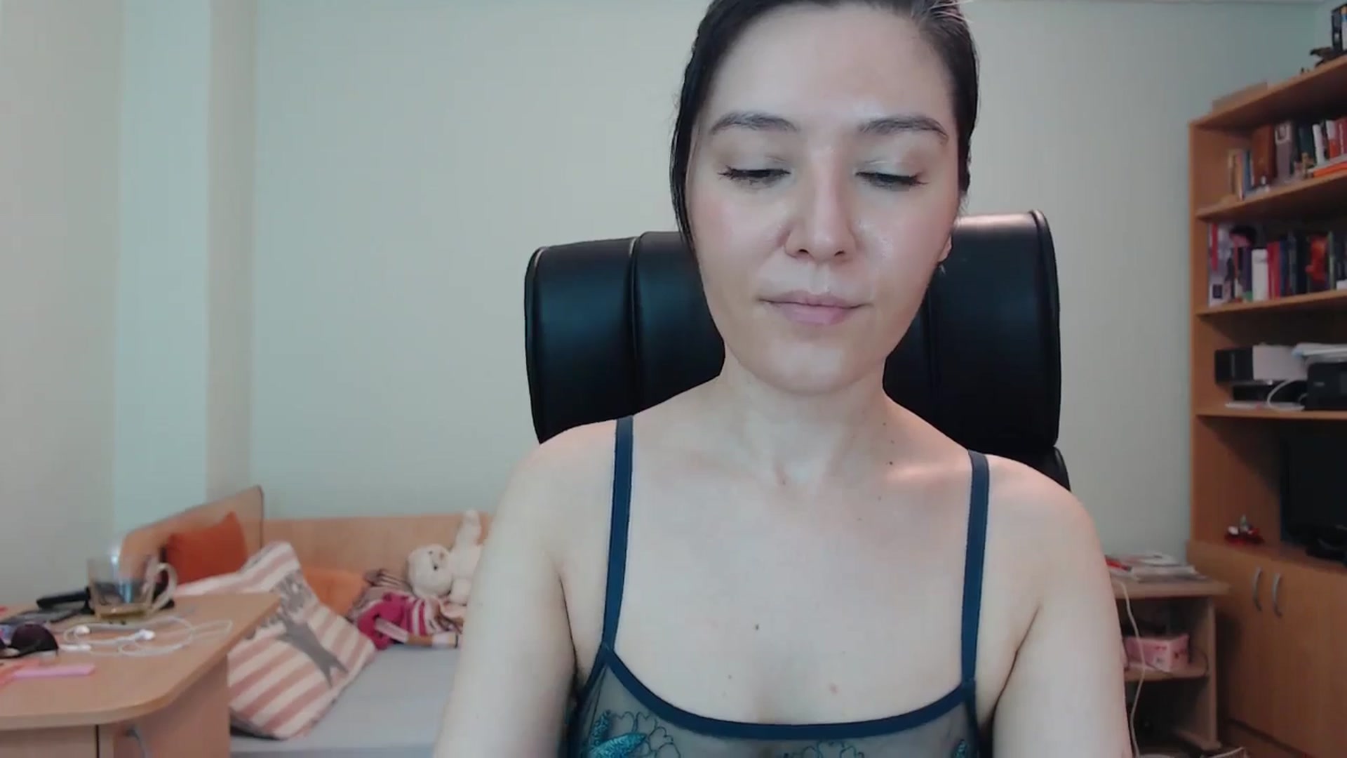 Gallery image thumbnail from SailorJupitr's myfreecams stream on, 08/04/2024, 21:32 image 2 of 20
