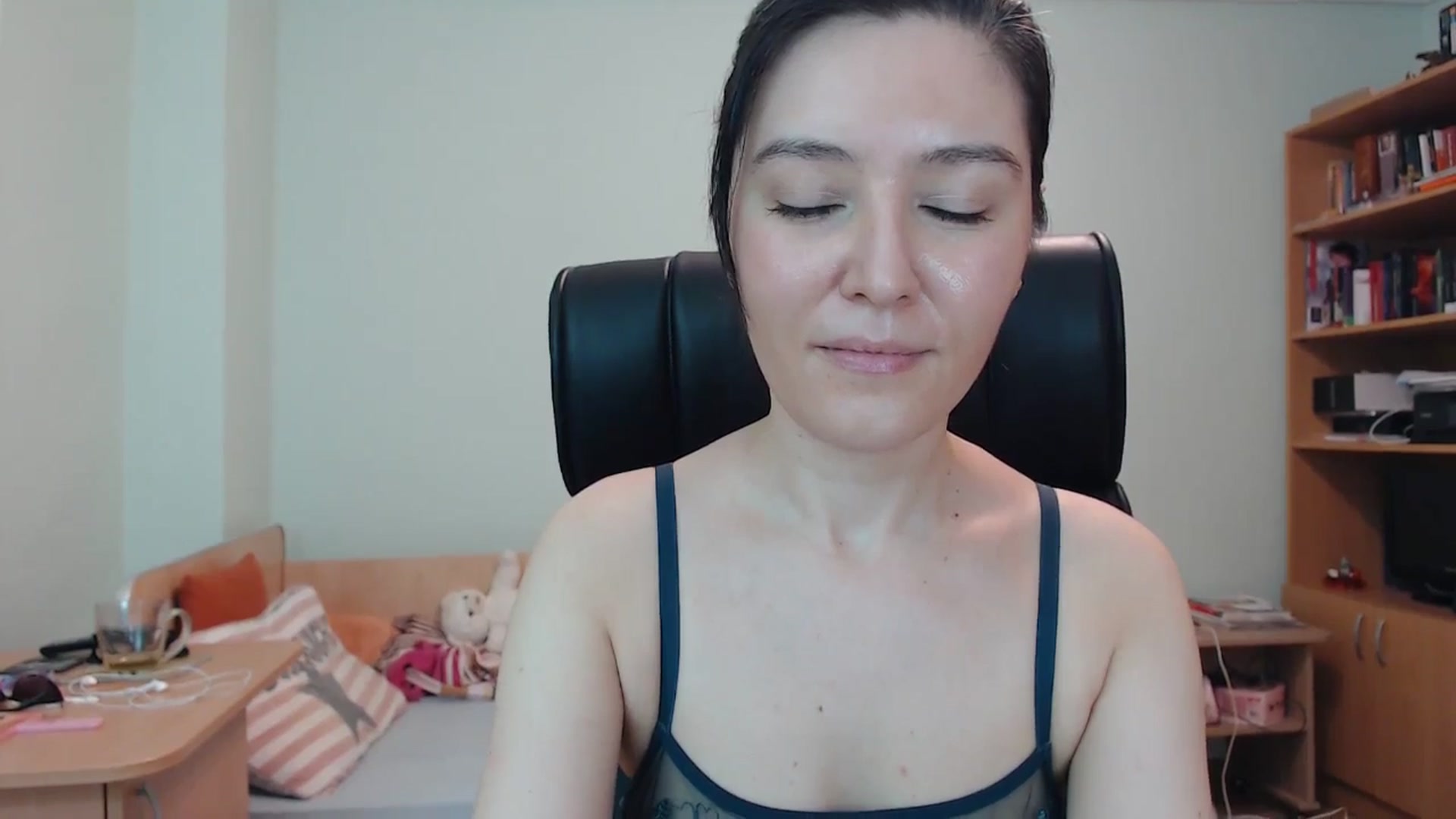Gallery image thumbnail from SailorJupitr's myfreecams stream on, 08/04/2024, 21:32 image 7 of 20