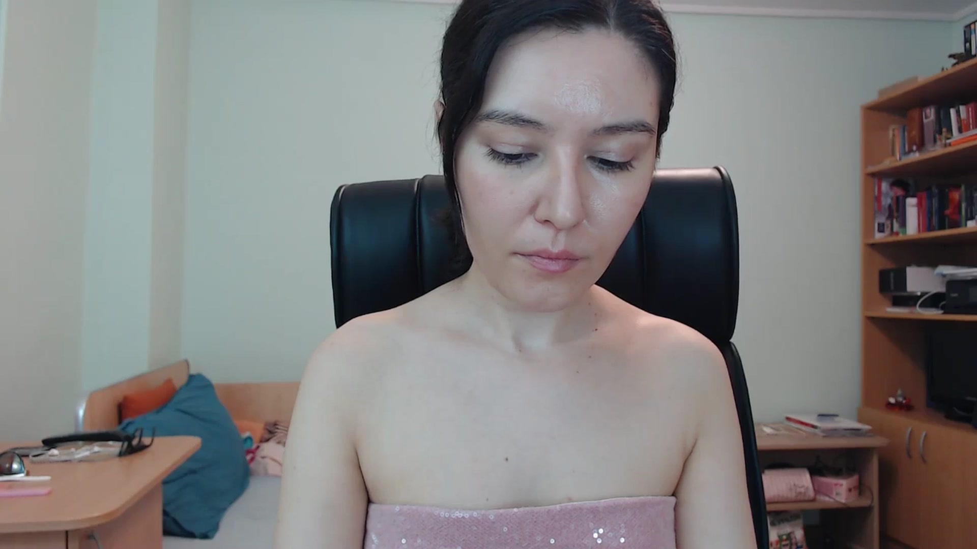 Gallery image thumbnail from SailorJupitr's myfreecams stream on, 08/07/2024, 22:01 image 2 of 20