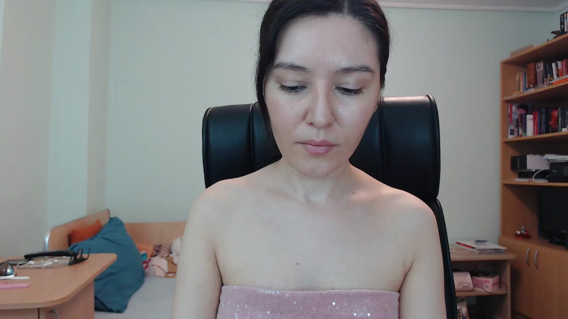 Gallery image thumbnail from SailorJupitr's myfreecams stream on, 08/07/2024, 22:01 image 1 of 20