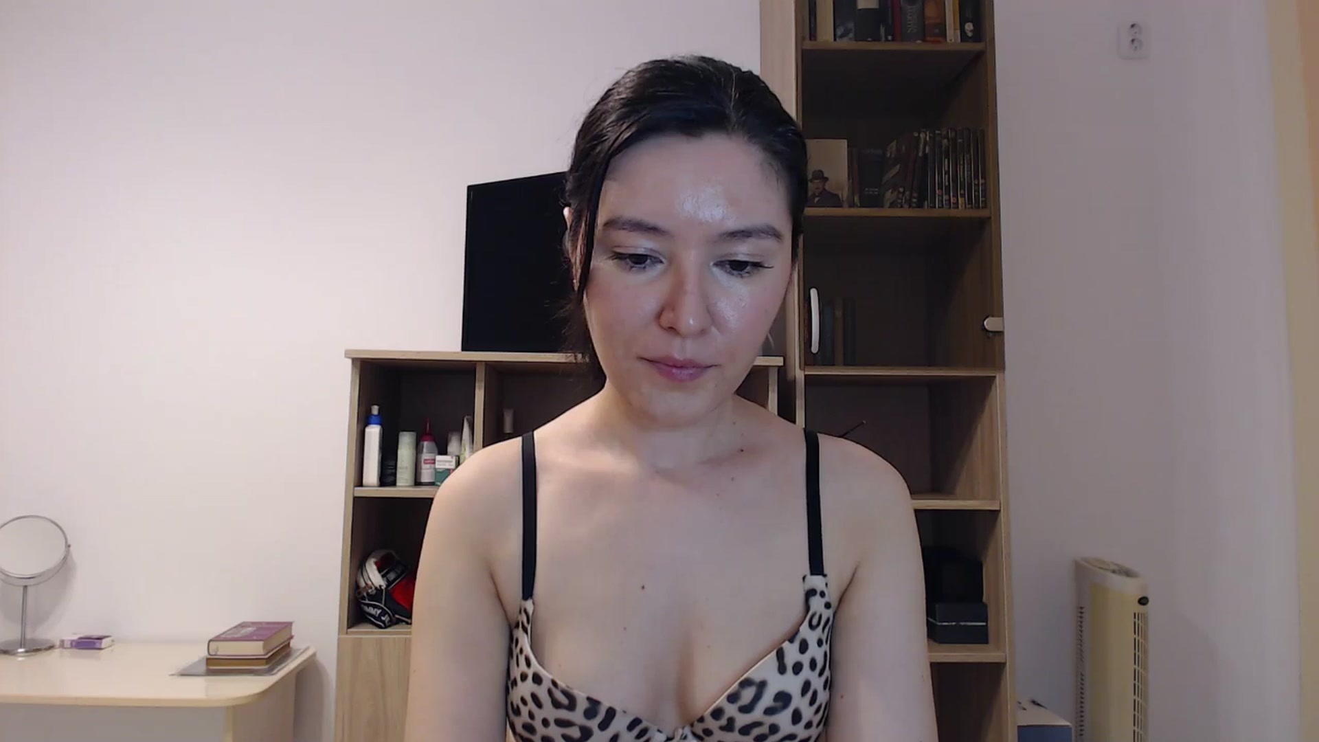 Gallery image thumbnail from SailorJupitr's myfreecams stream on, 09/04/2024, 19:07 image 7 of 20