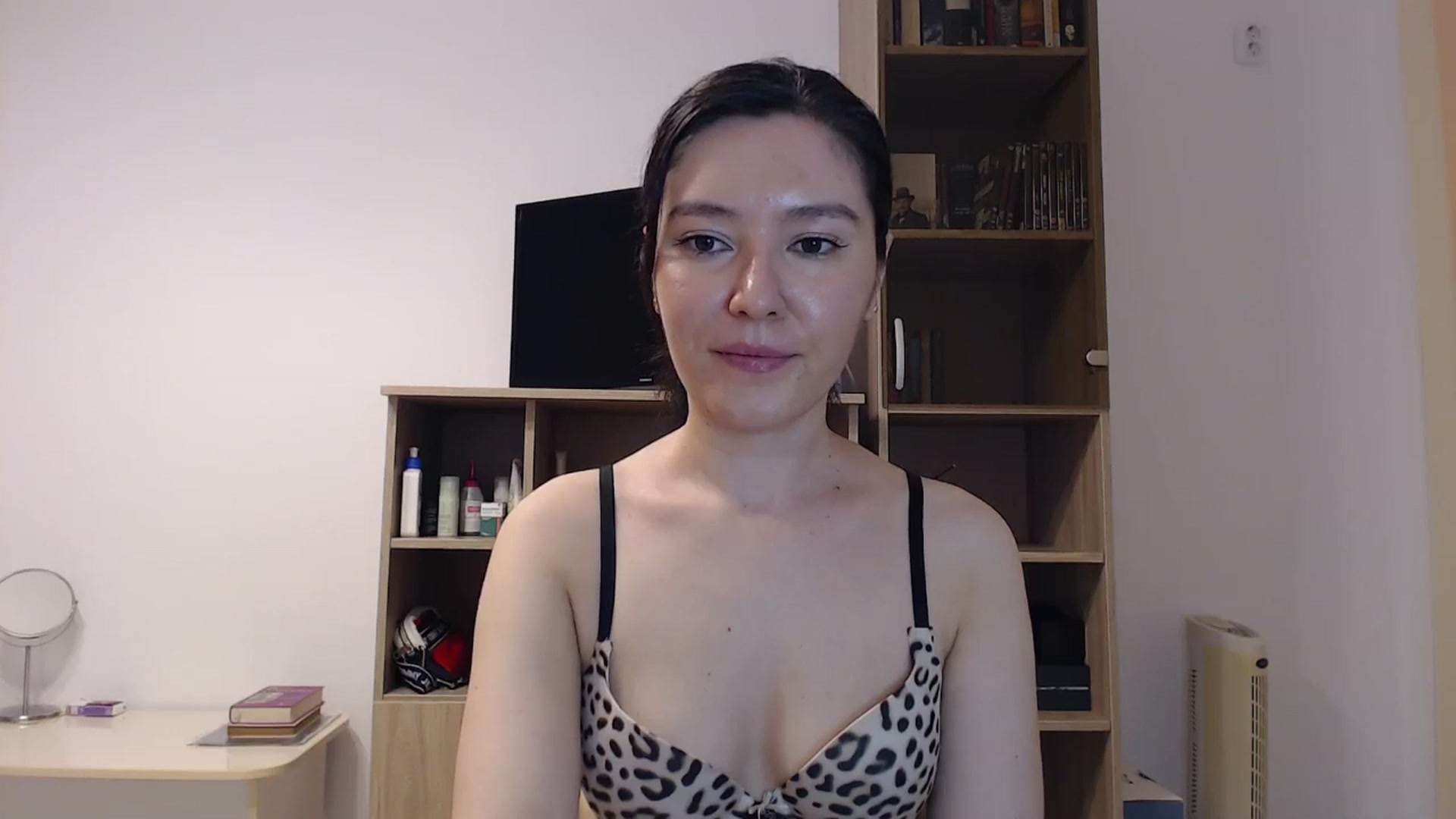 Gallery image thumbnail from SailorJupitr's myfreecams stream on, 09/04/2024, 19:07 image 5 of 20