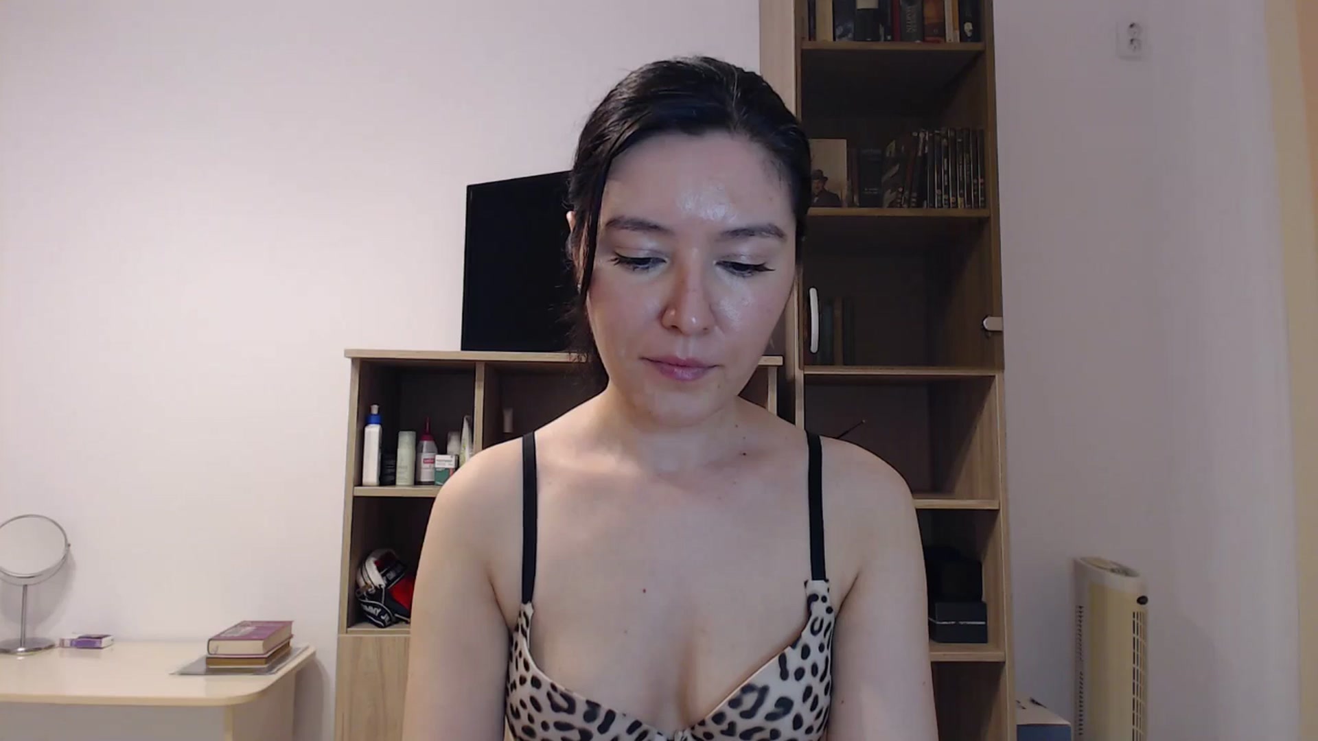 Gallery image thumbnail from SailorJupitr's myfreecams stream on, 09/04/2024, 19:07 image 8 of 20
