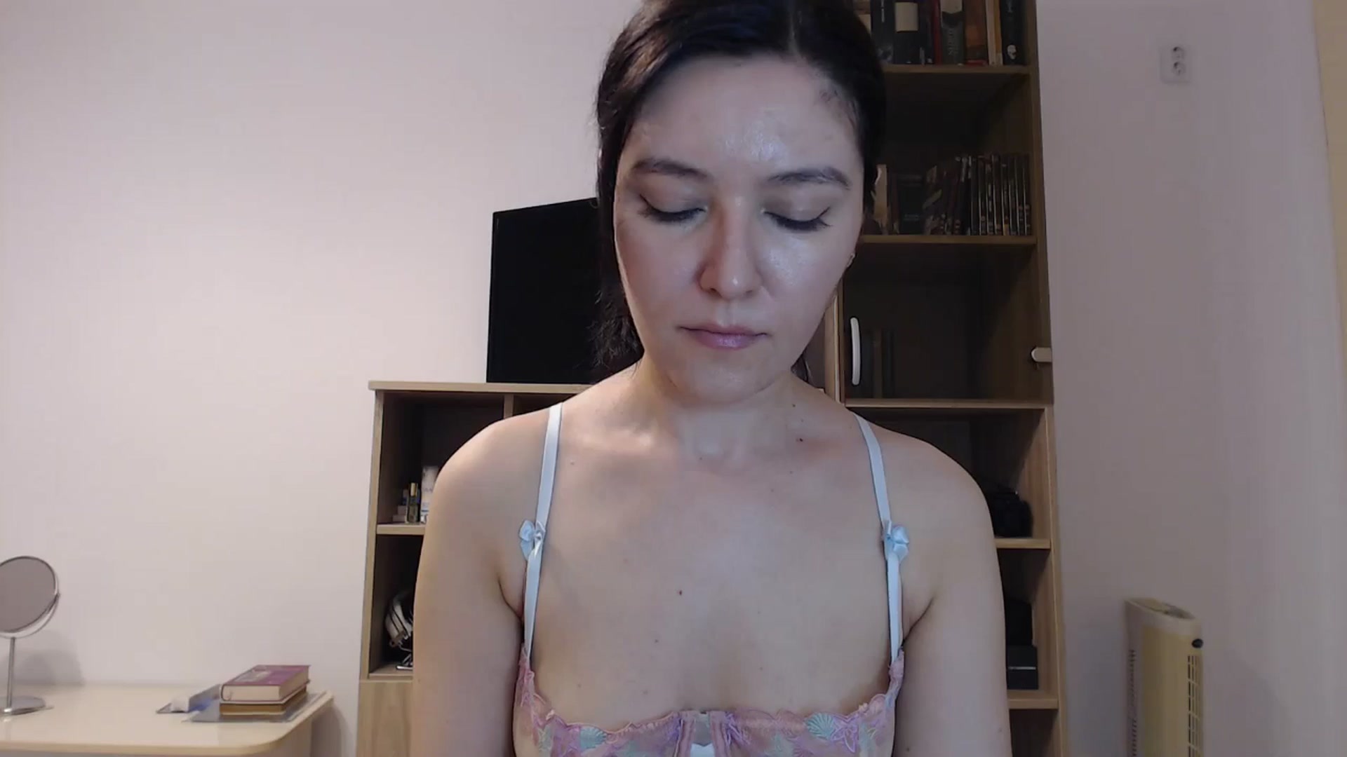 Gallery image thumbnail from SailorJupitr's myfreecams stream on, 09/07/2024, 20:15 image 18 of 20